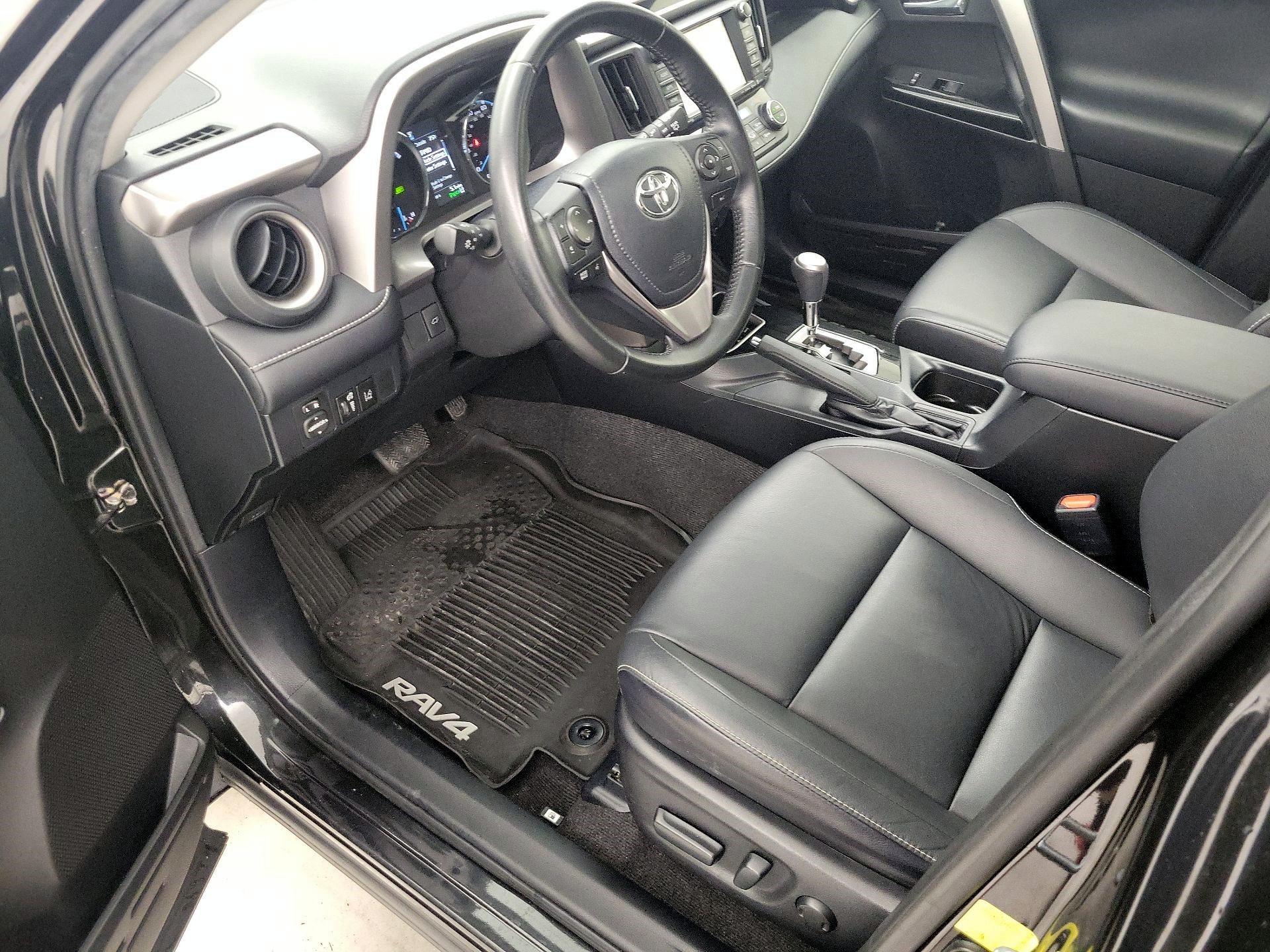 Thumbnail: 2017 Toyota RAV4 - 11