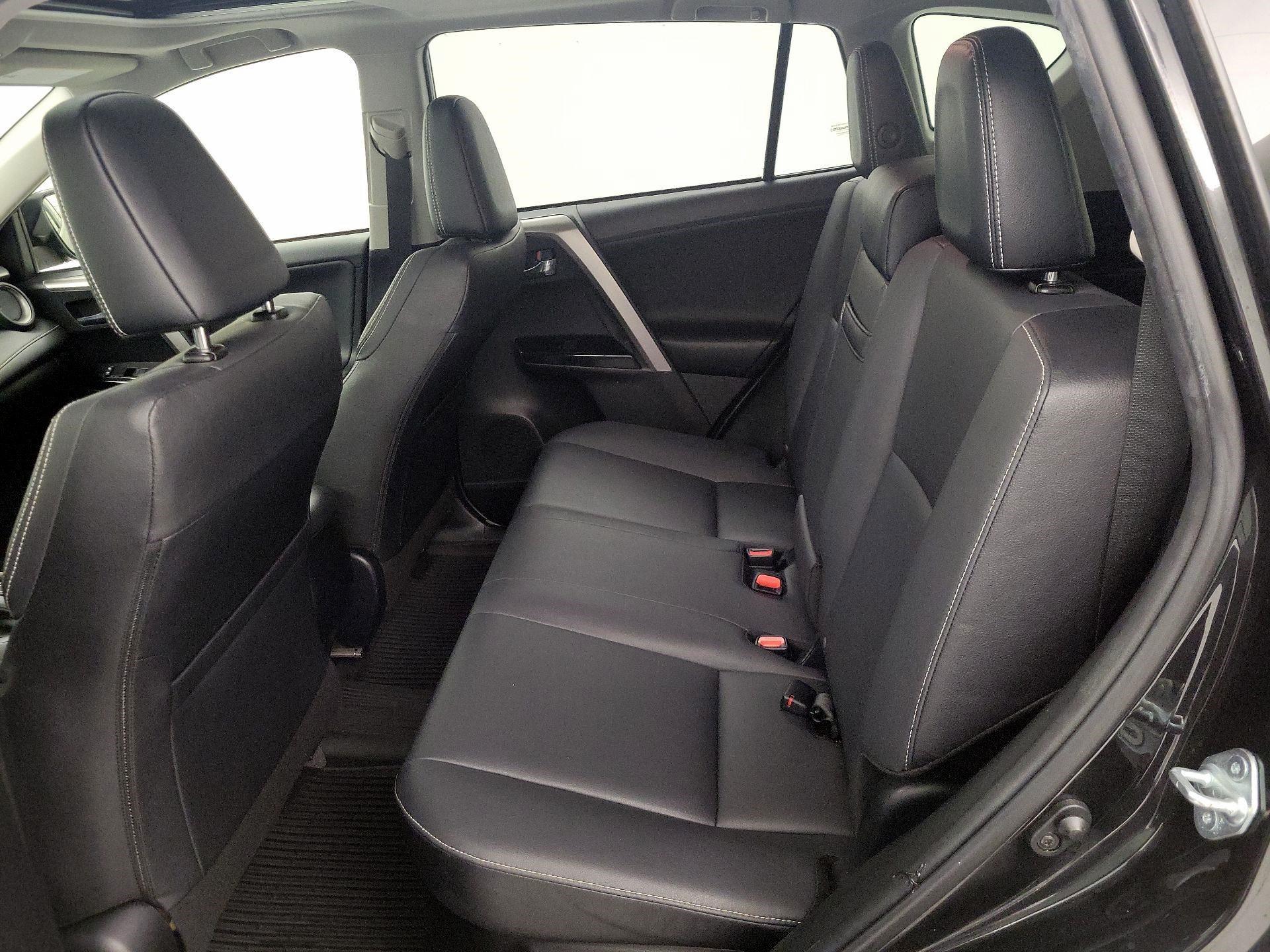 Thumbnail: 2017 Toyota RAV4 - 20