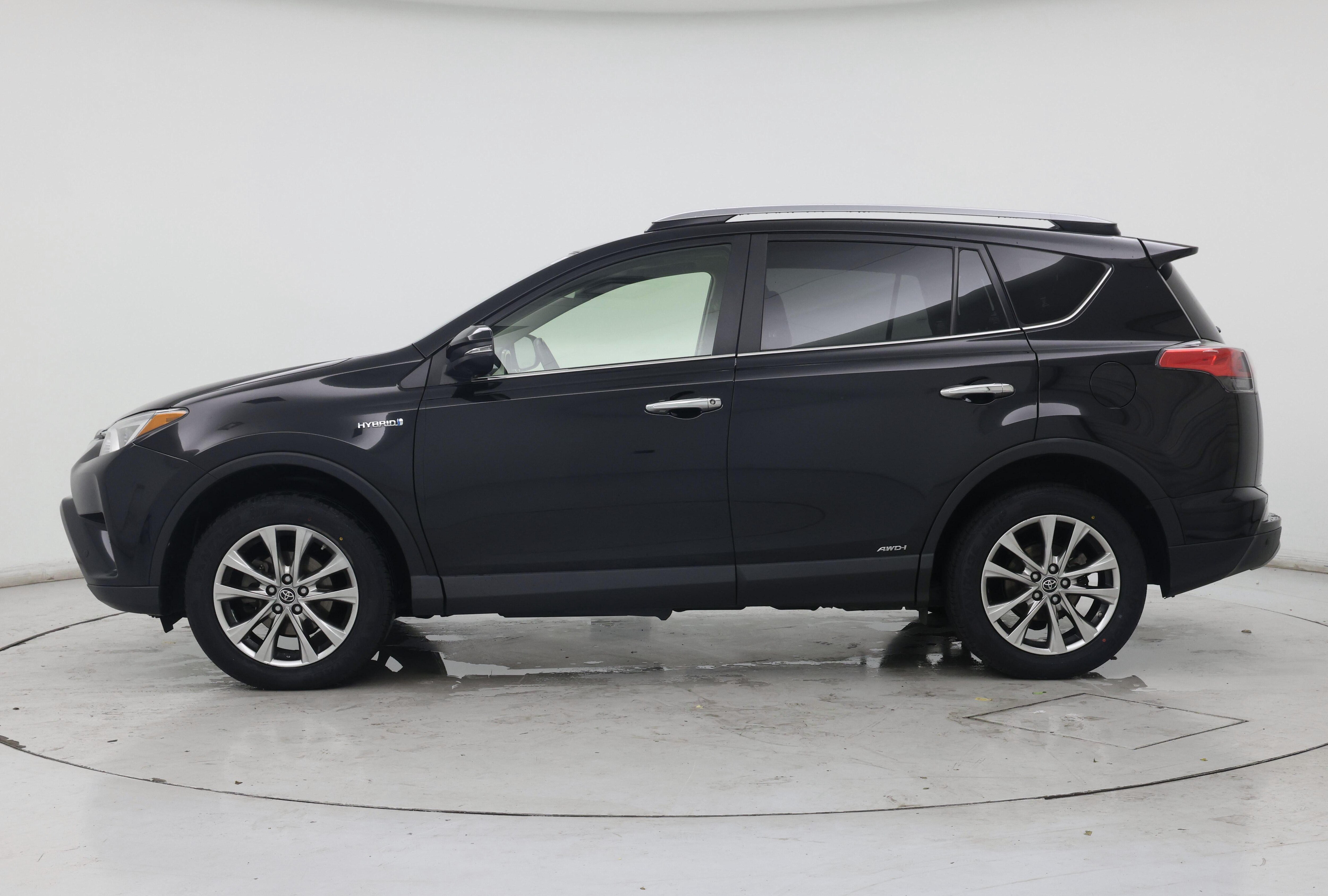 Thumbnail: 2017 Toyota RAV4 - 3