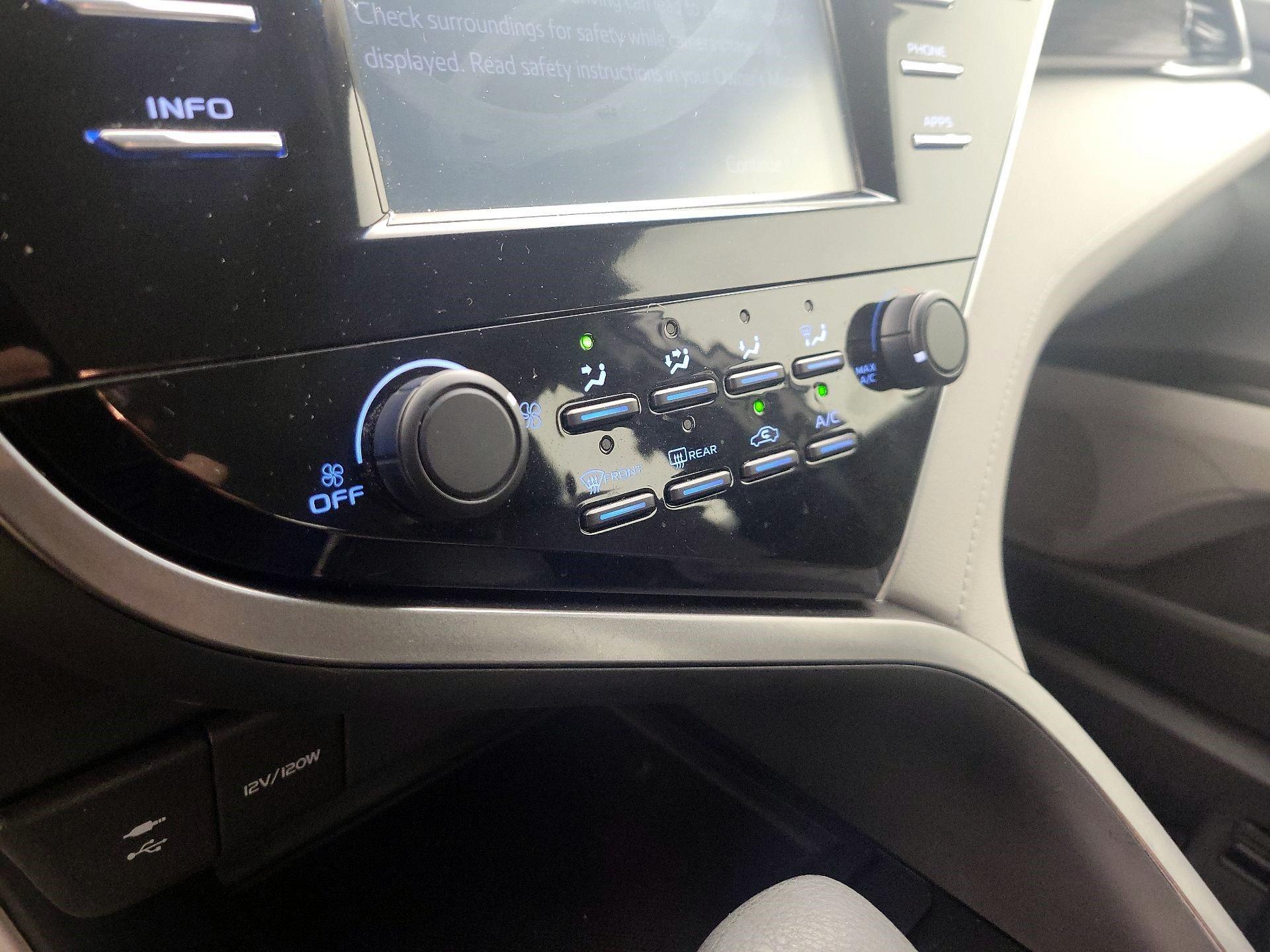 Thumbnail: 2018 Toyota Camry - 16