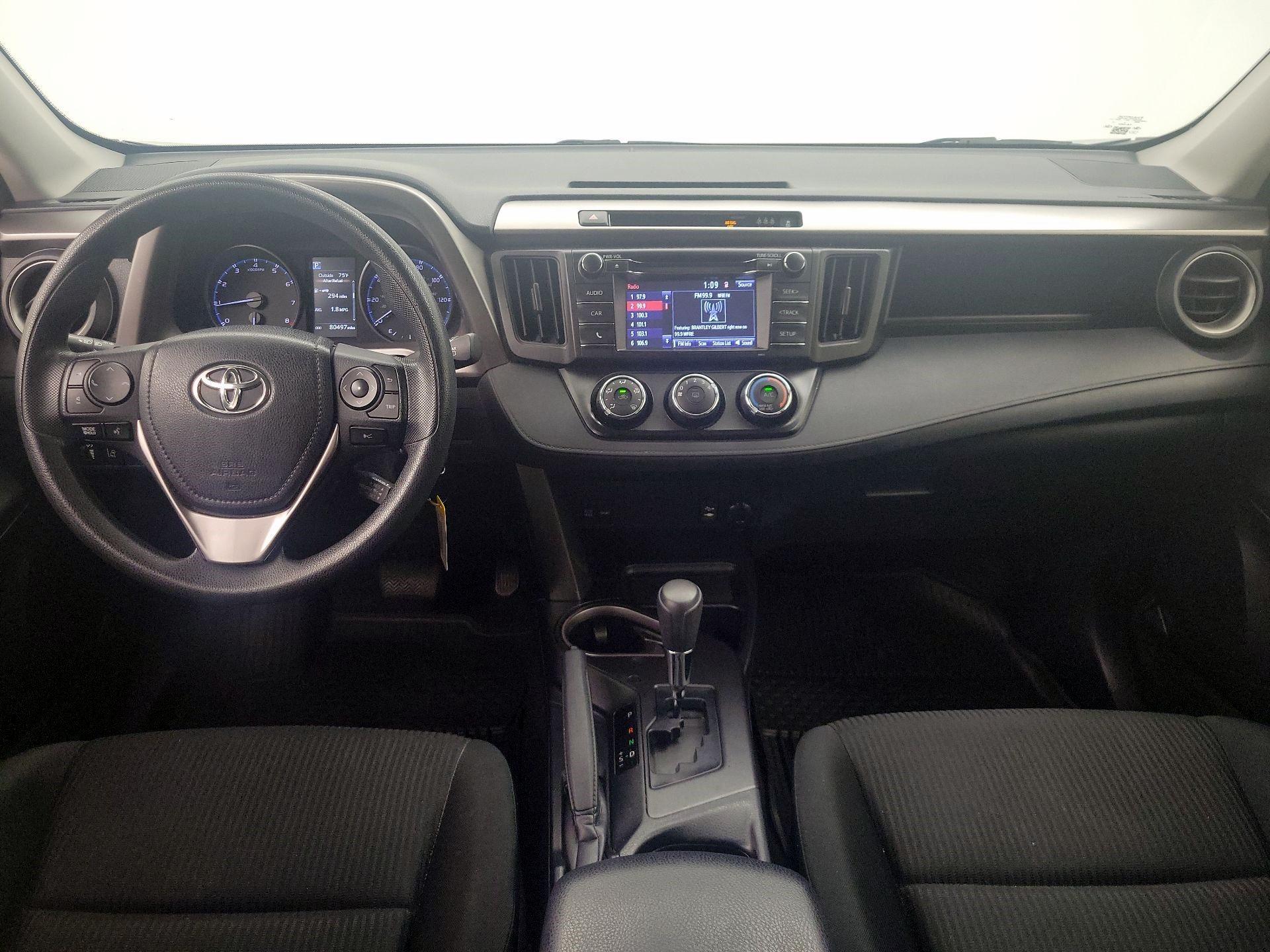 Thumbnail: 2018 Toyota RAV4 - 9
