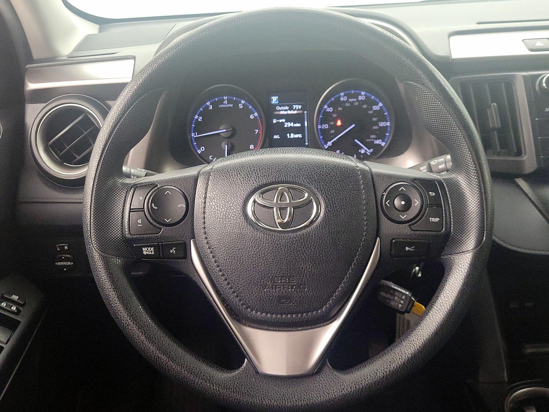 Thumbnail: 2018 Toyota RAV4 - 10