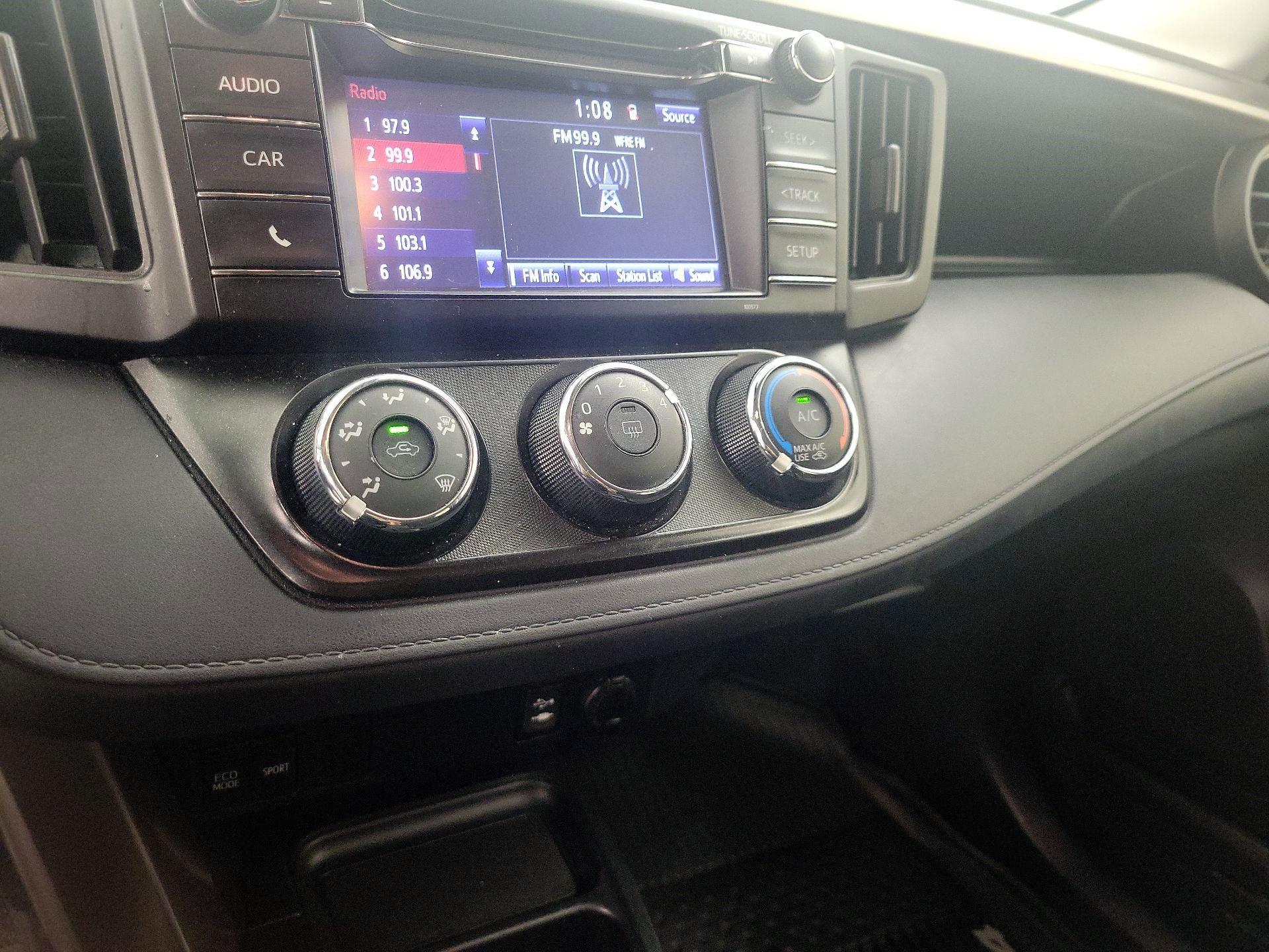 Thumbnail: 2018 Toyota RAV4 - 16