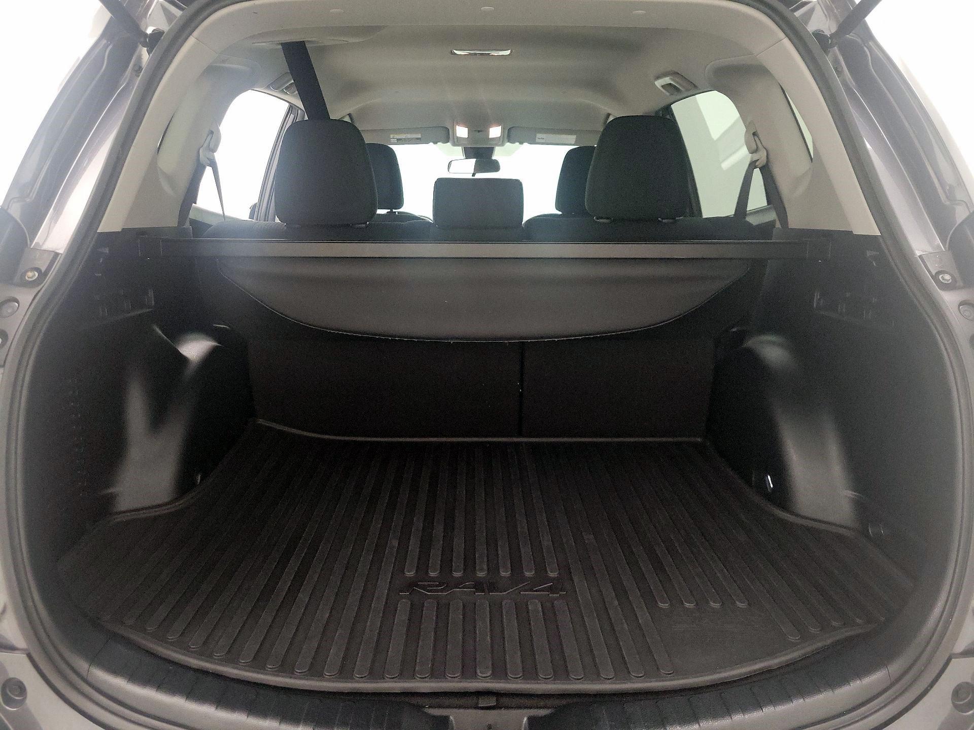 Thumbnail: 2018 Toyota RAV4 - 20