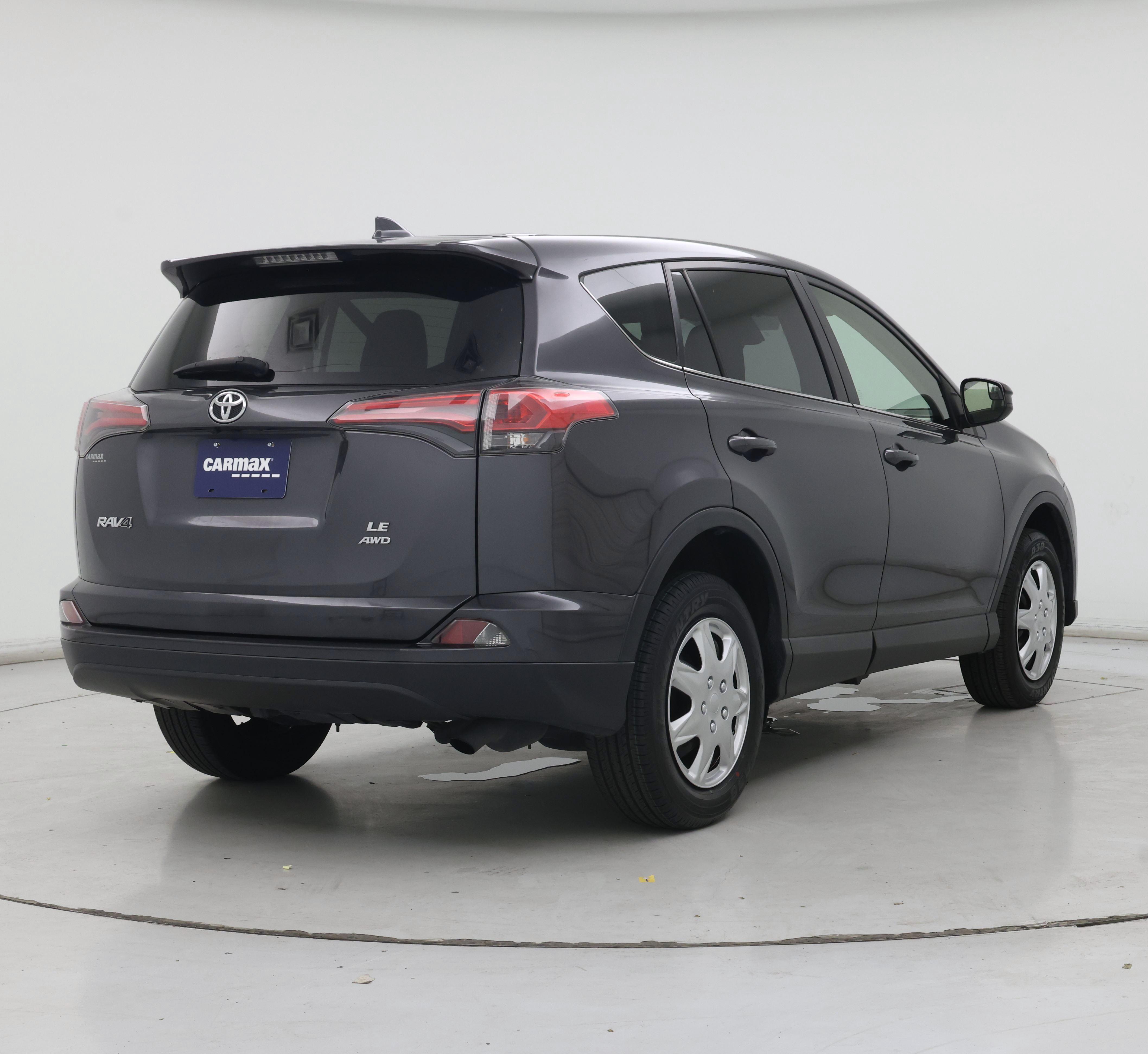 Thumbnail: 2018 Toyota RAV4 - 8