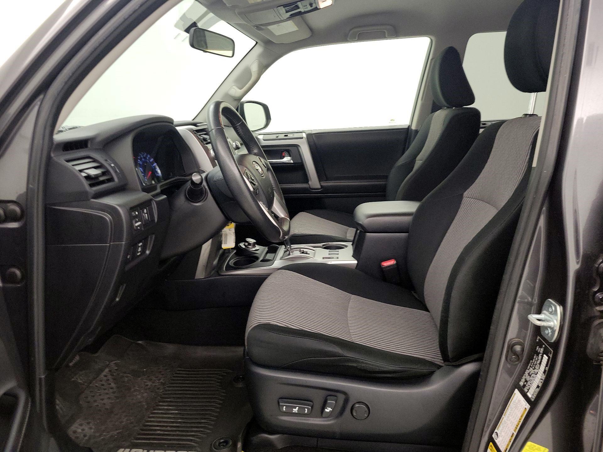 Thumbnail: 2016 Toyota 4Runner - 11