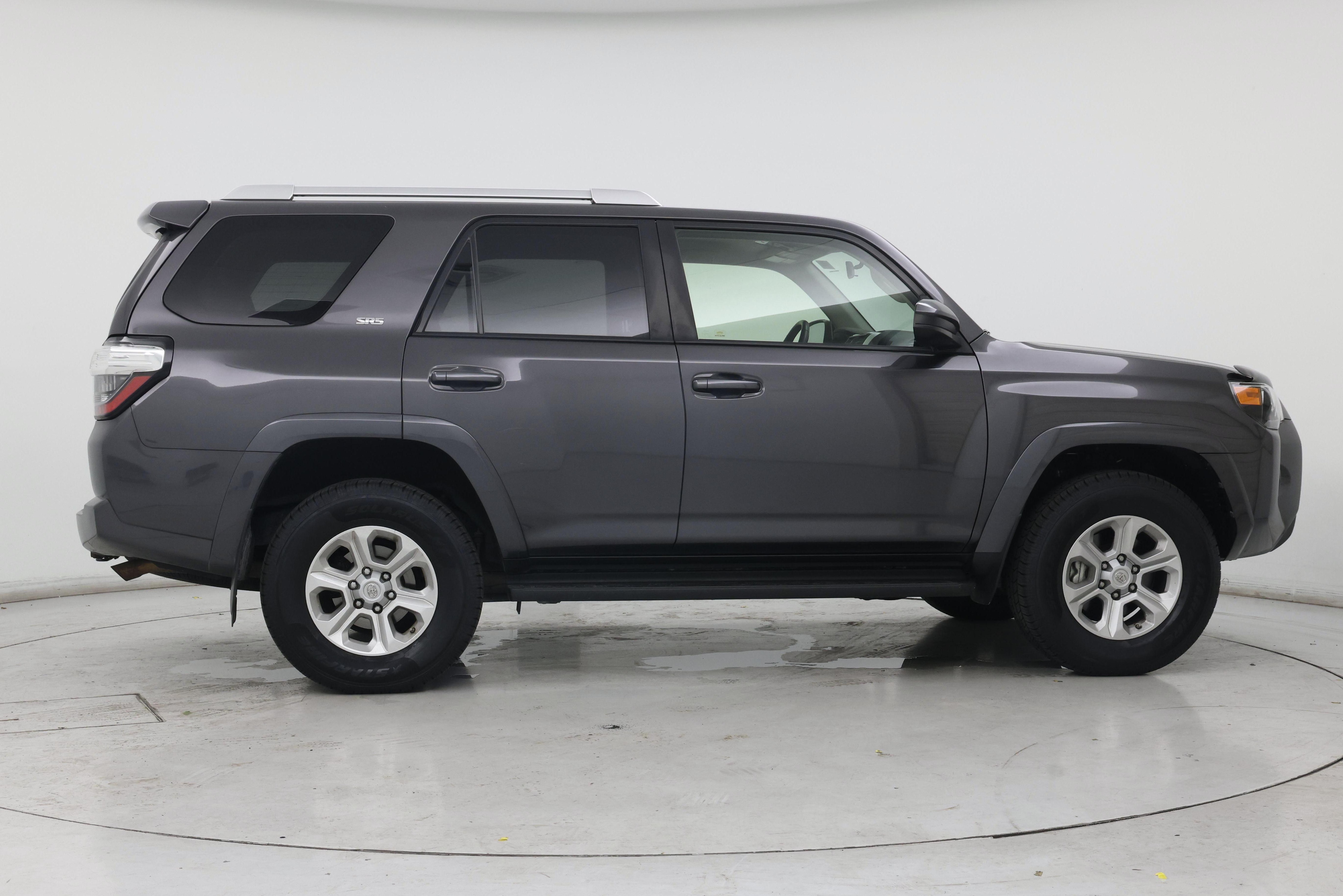 Thumbnail: 2016 Toyota 4Runner - 7