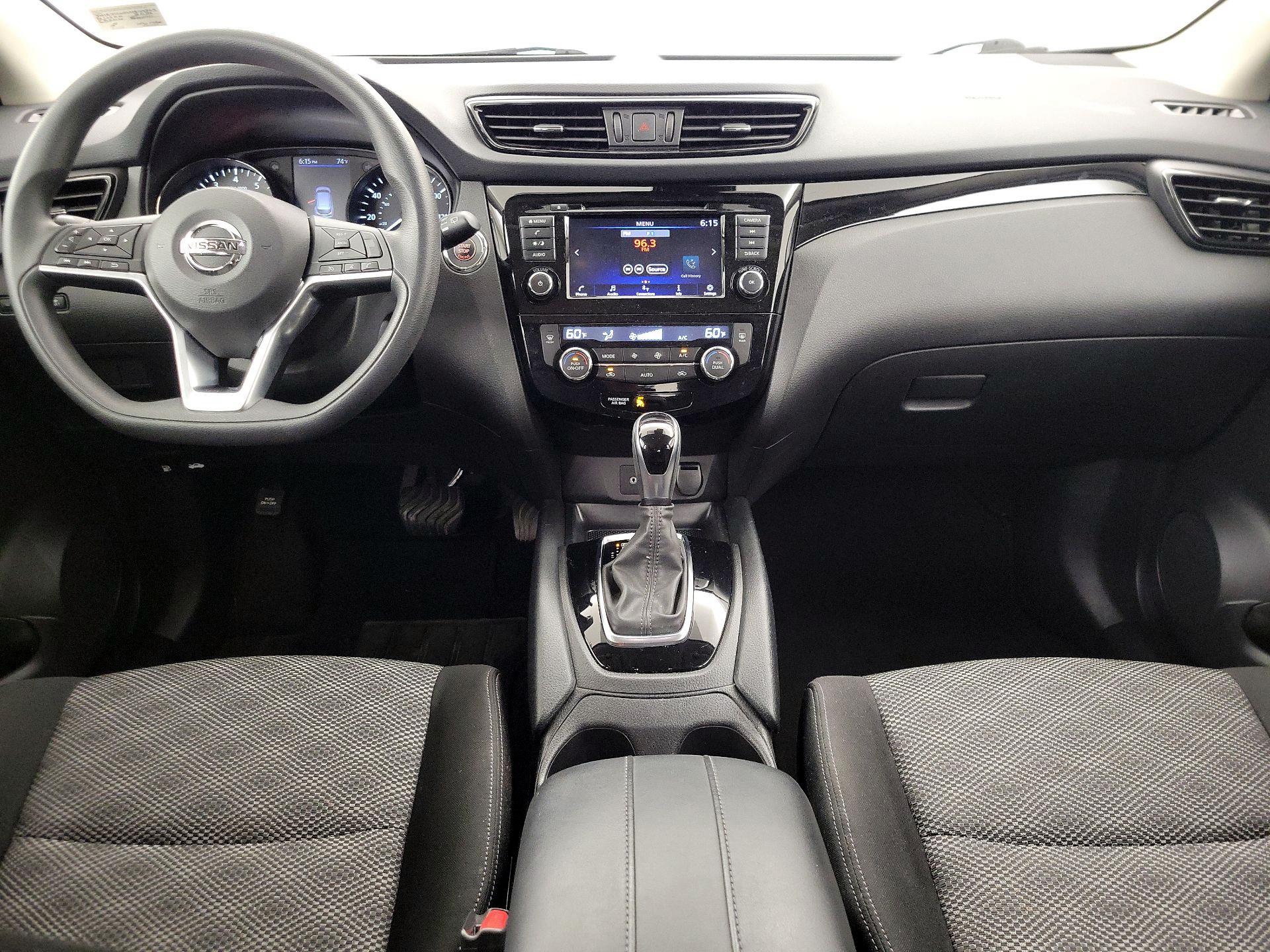 Thumbnail: 2020 Nissan Rogue Sport - 9