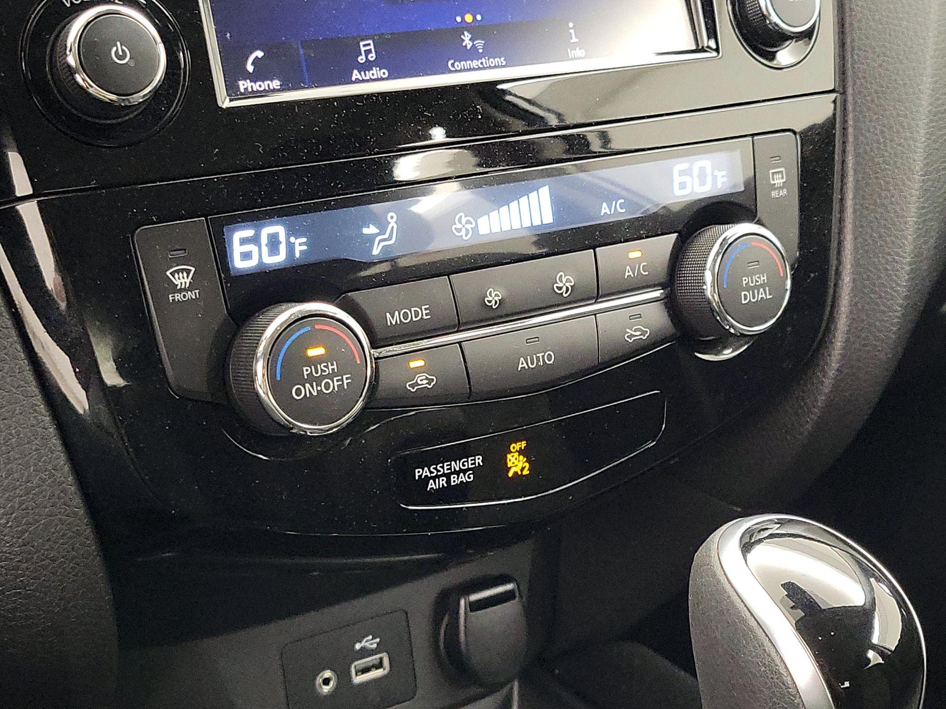 Thumbnail: 2020 Nissan Rogue Sport - 16