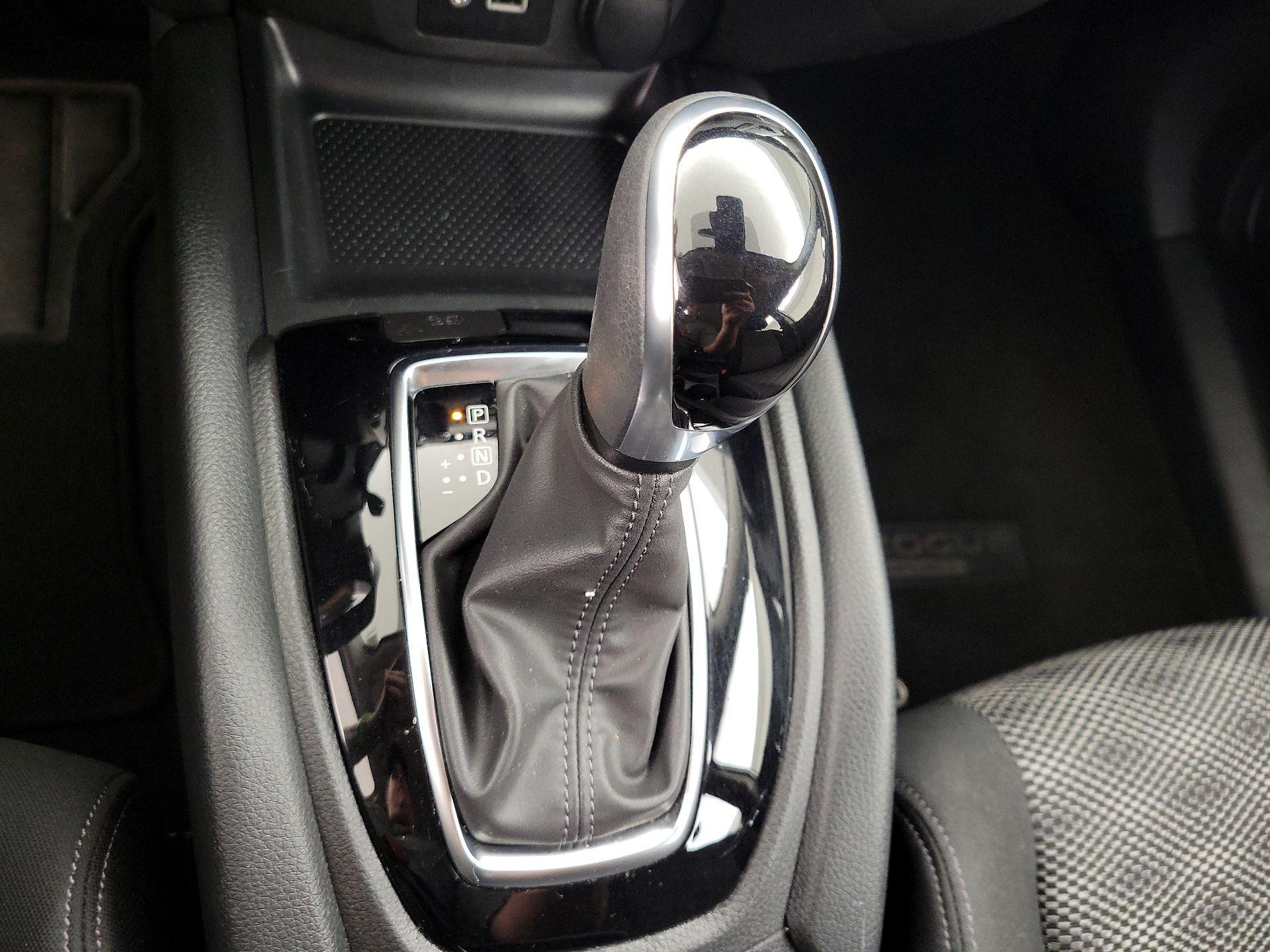 Thumbnail: 2020 Nissan Rogue Sport - 17