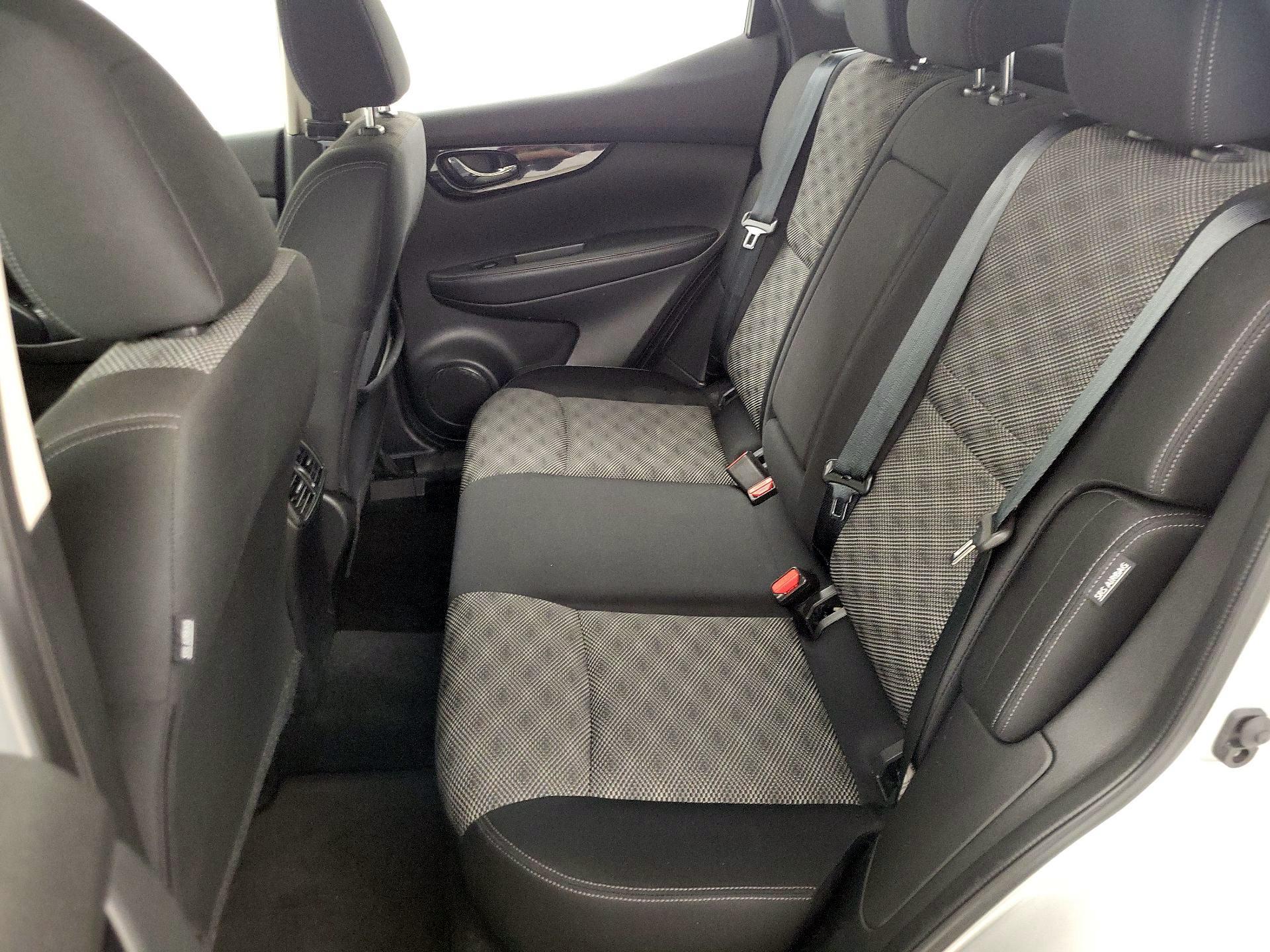 Thumbnail: 2020 Nissan Rogue Sport - 19