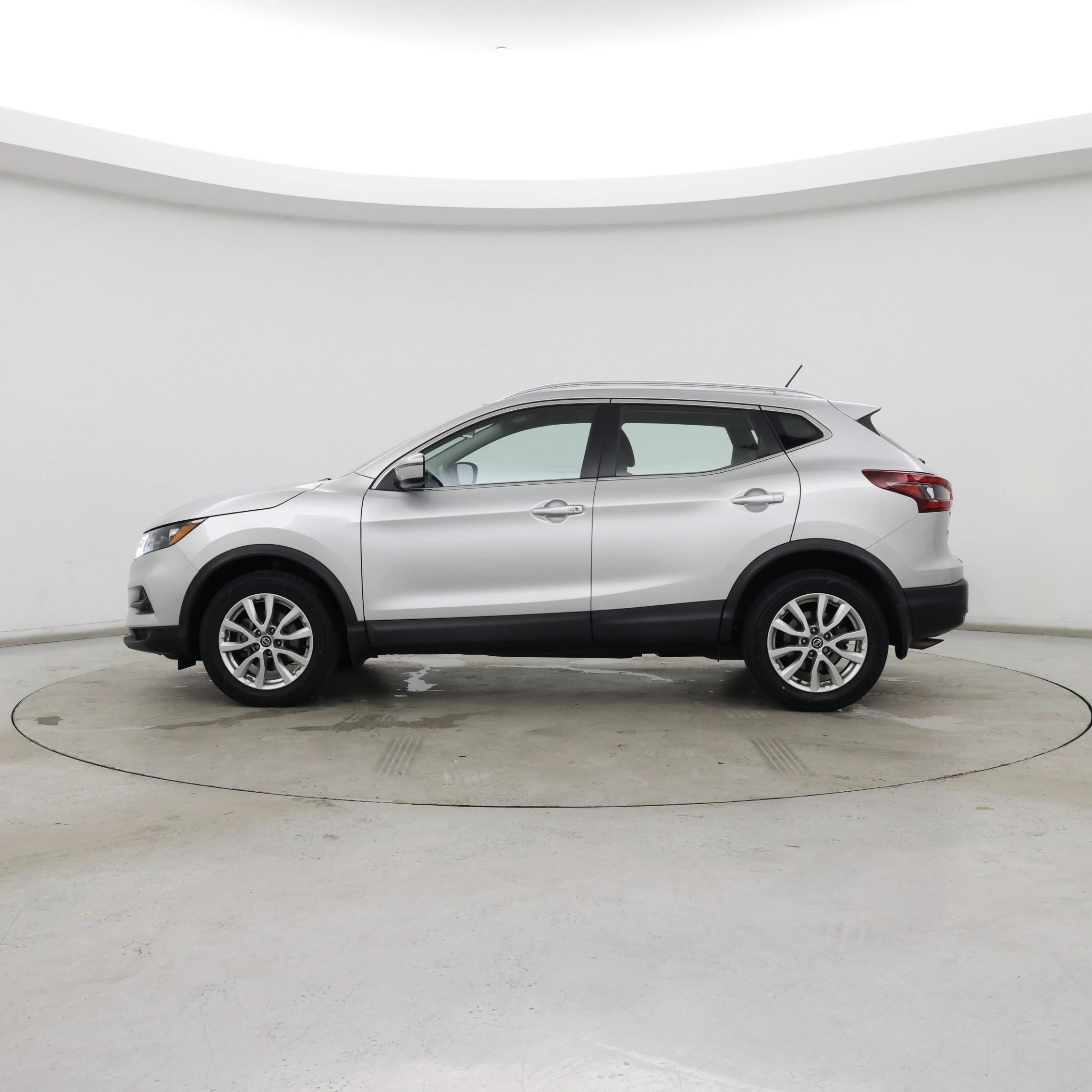 Thumbnail: 2020 Nissan Rogue Sport - 3