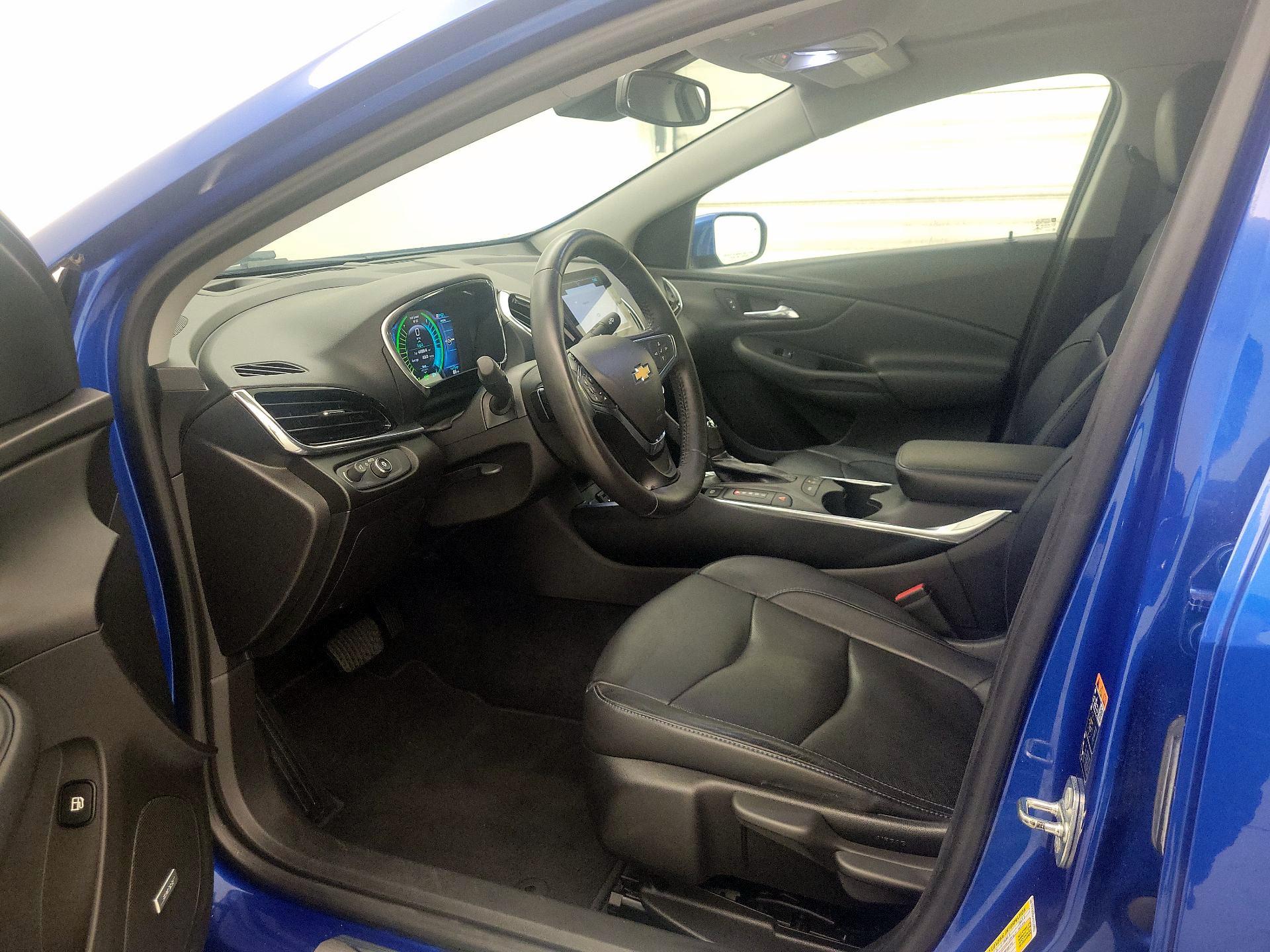 Thumbnail: 2017 Chevrolet Volt - 9