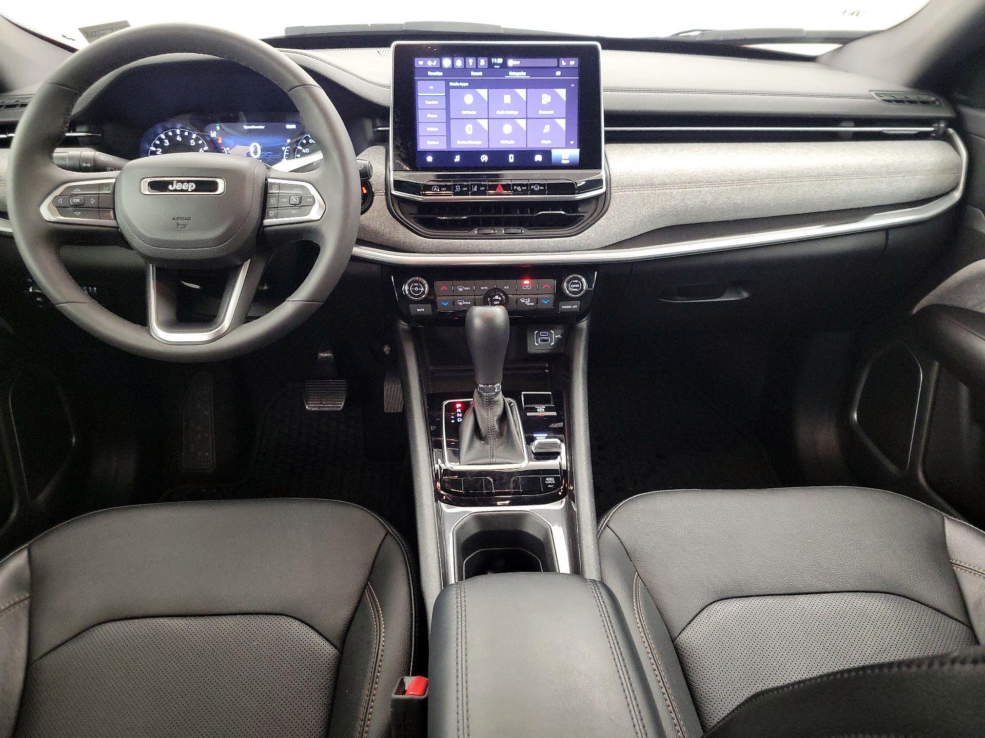 Thumbnail: 2023 Jeep Compass - 9