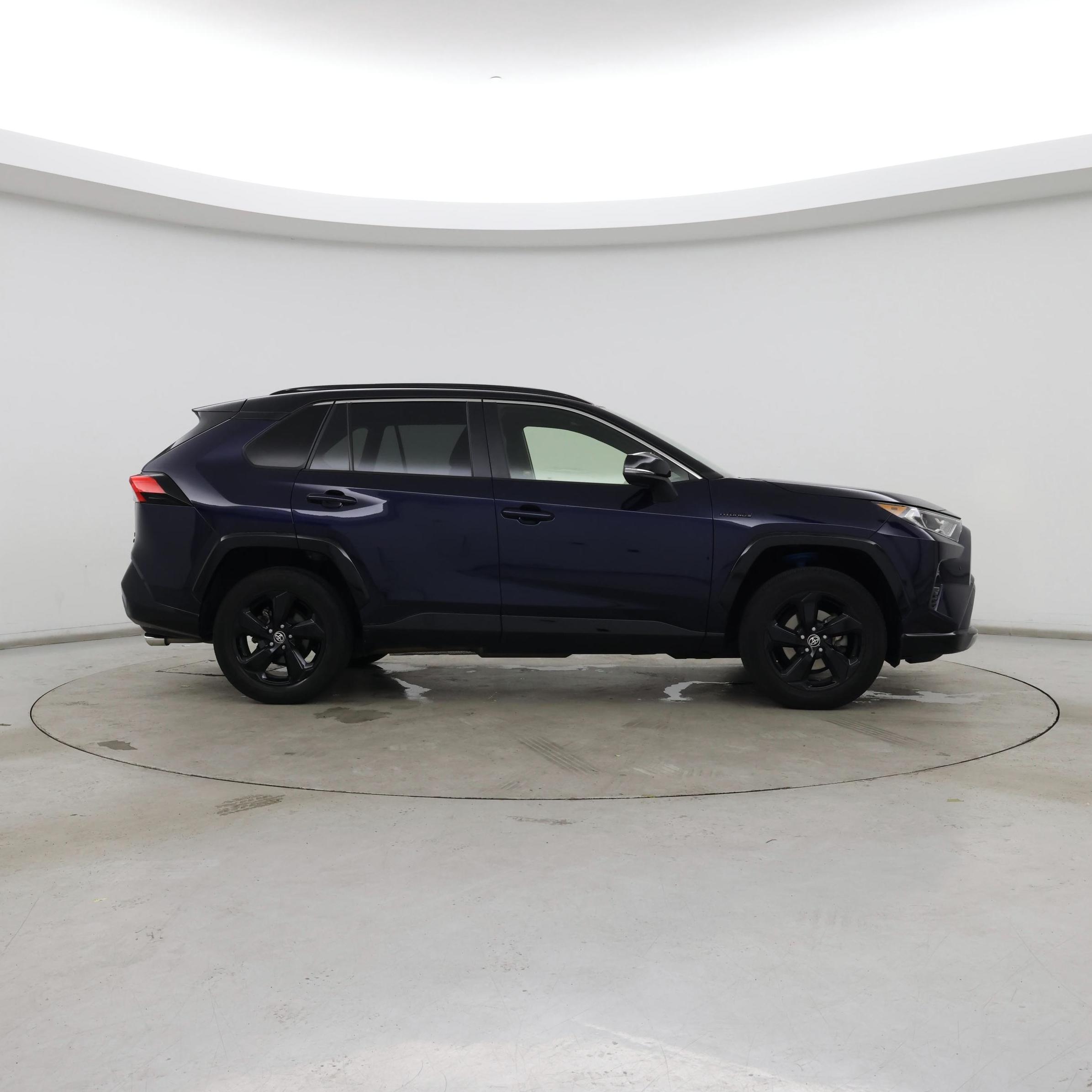Thumbnail: 2021 Toyota RAV4 - 7