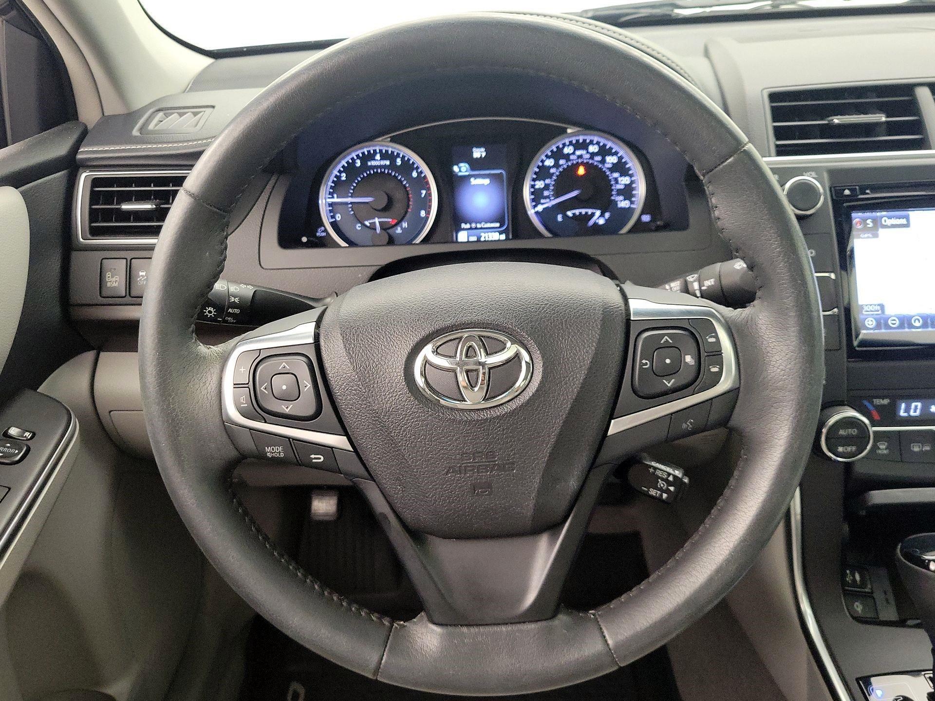 Thumbnail: 2017 Toyota Camry - 10