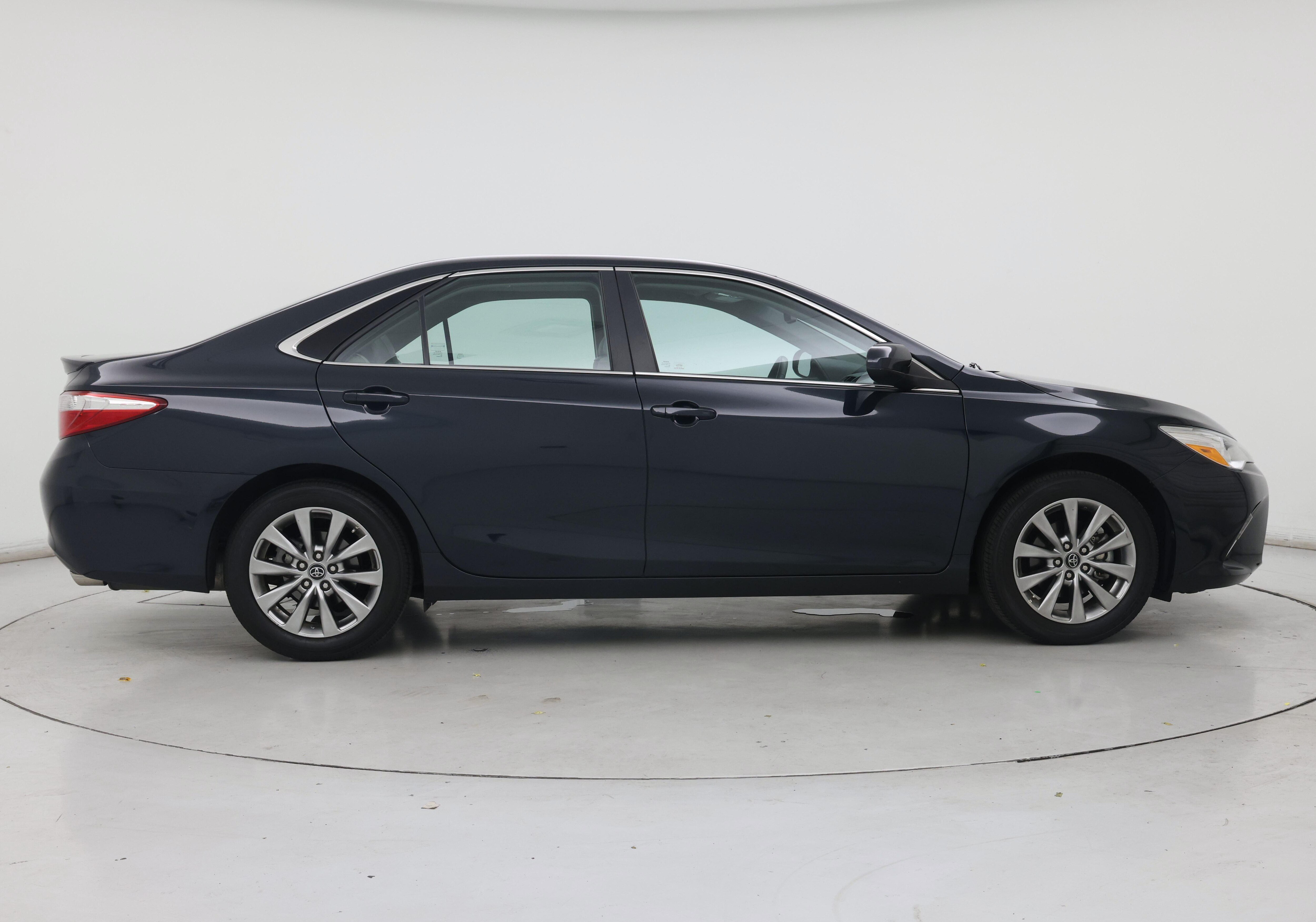 Thumbnail: 2017 Toyota Camry - 7