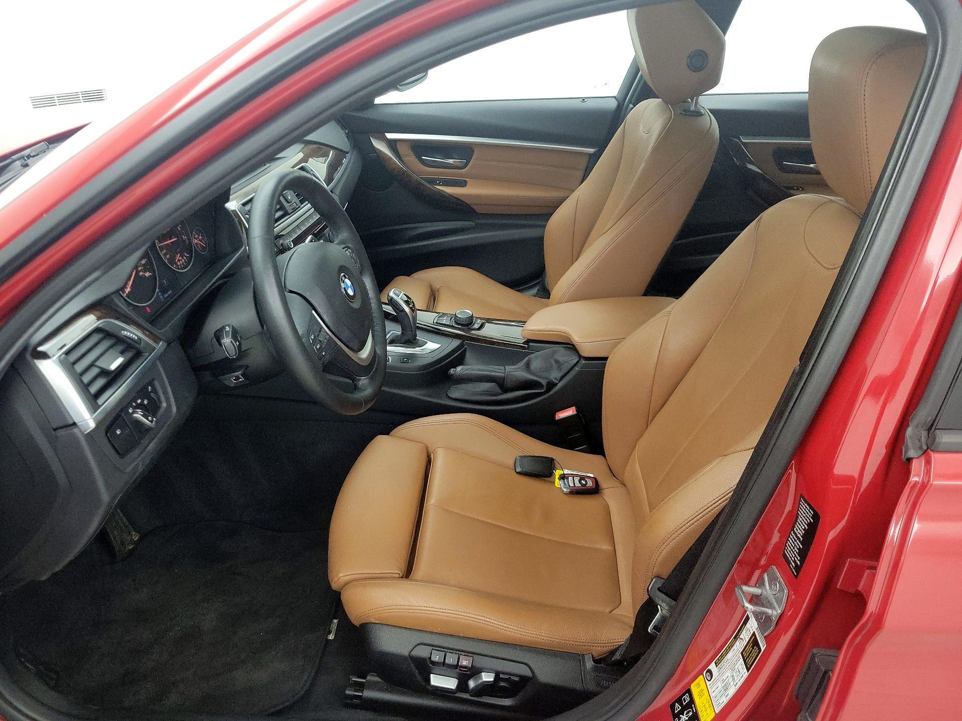 Thumbnail: 2016 BMW 3 Series - 11