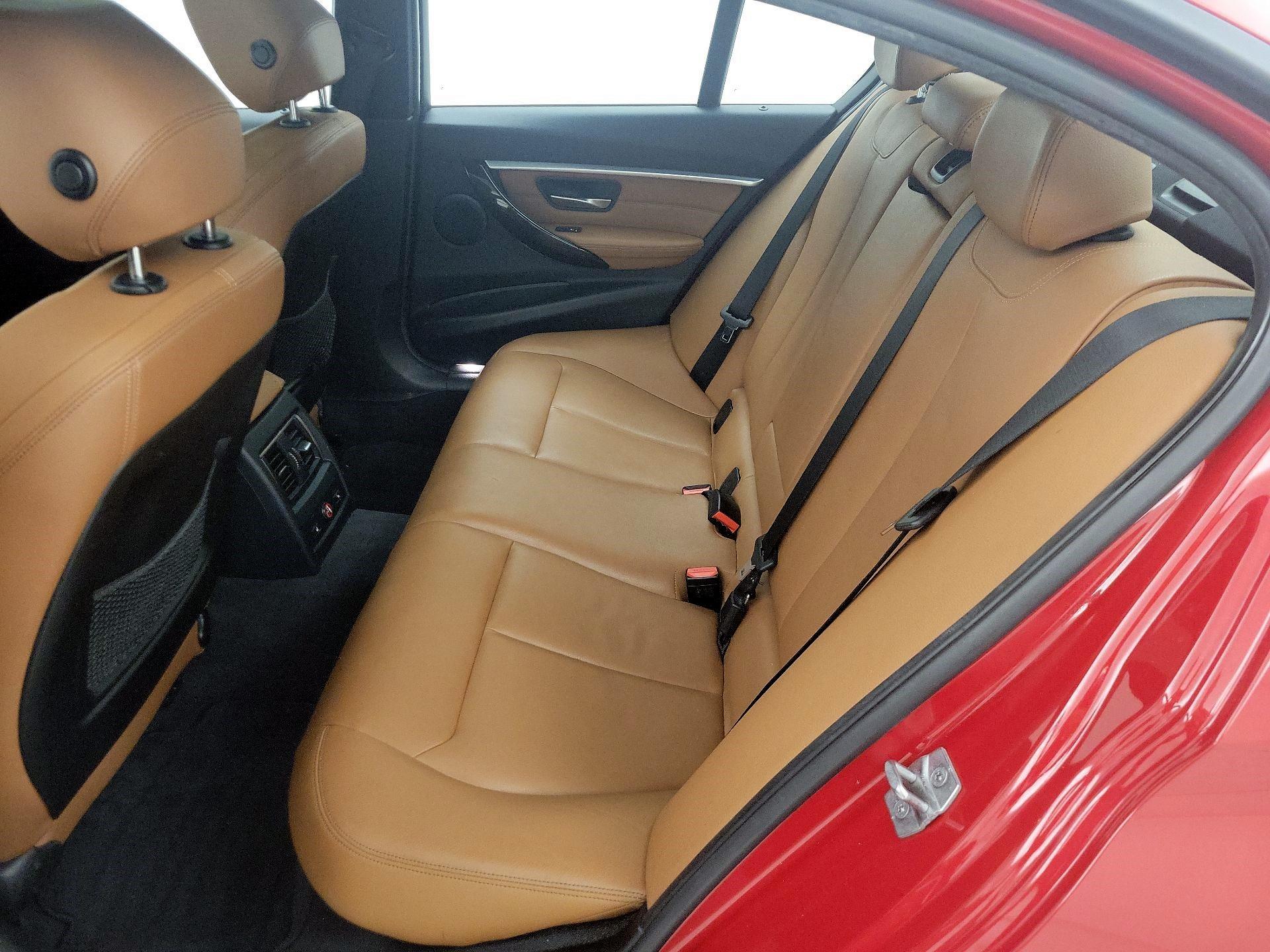 Thumbnail: 2016 BMW 3 Series - 20