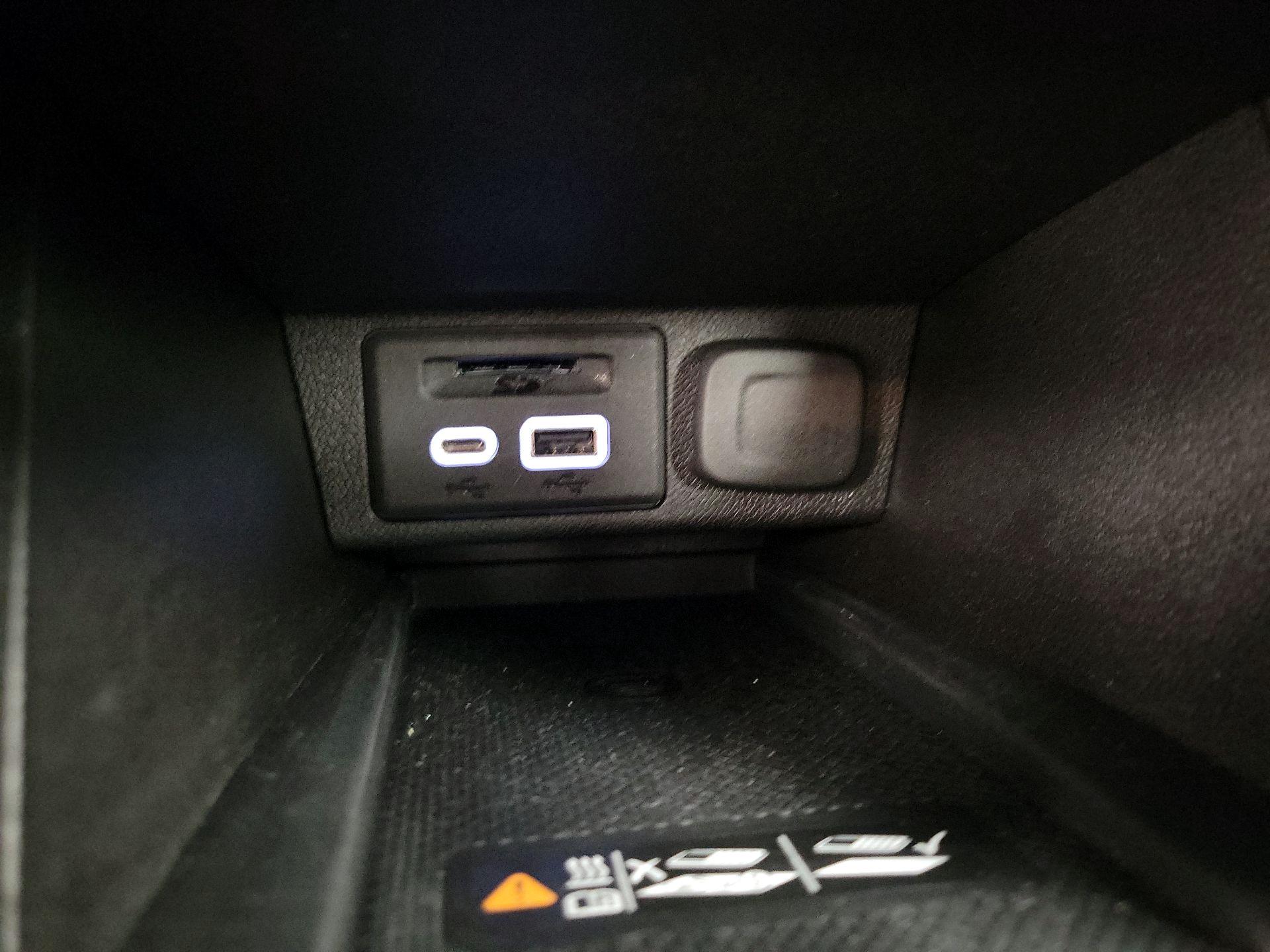 Thumbnail: 2023 Chevrolet Bolt EV - 18