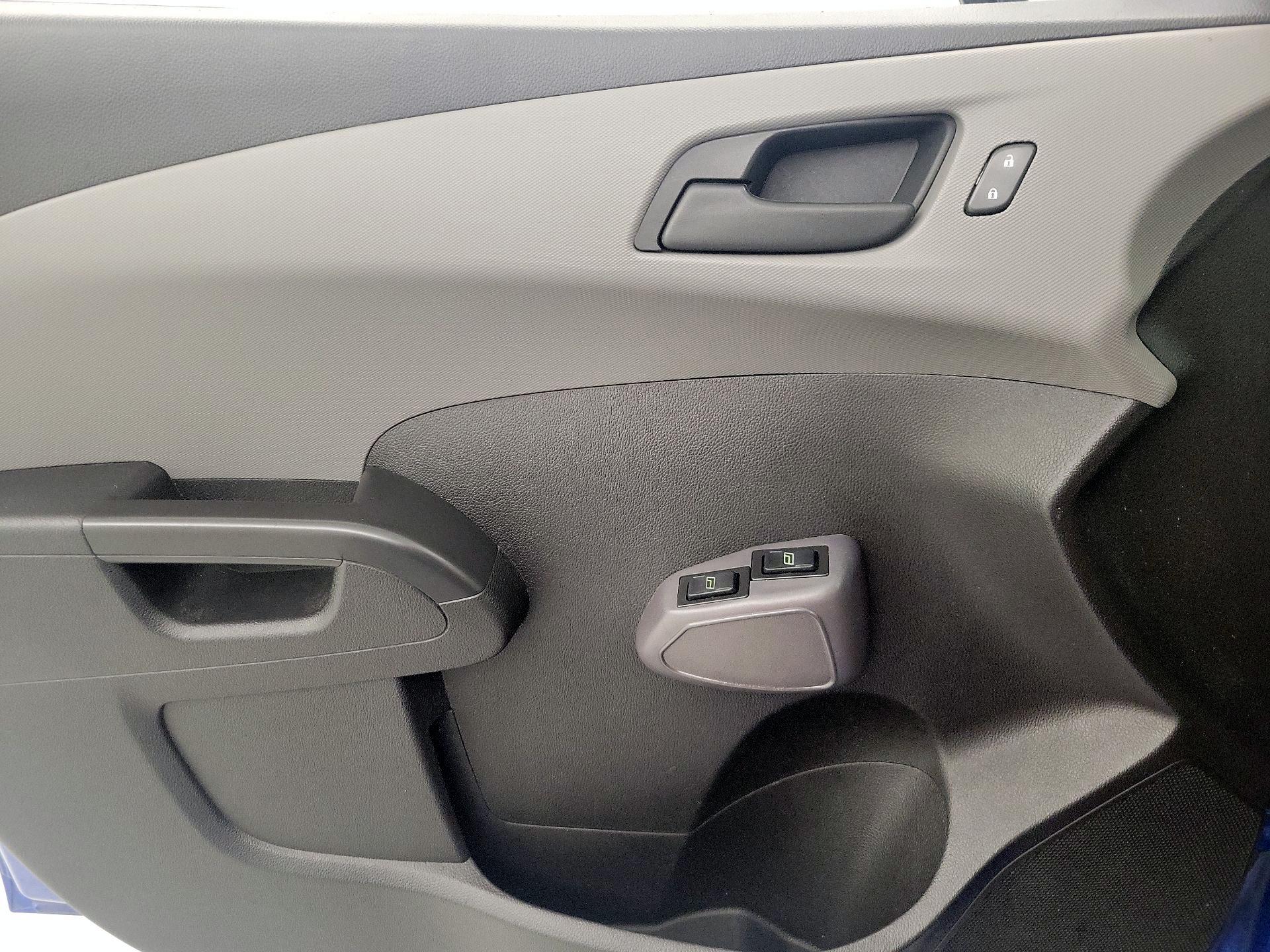 Thumbnail: 2018 Chevrolet Sonic - 12