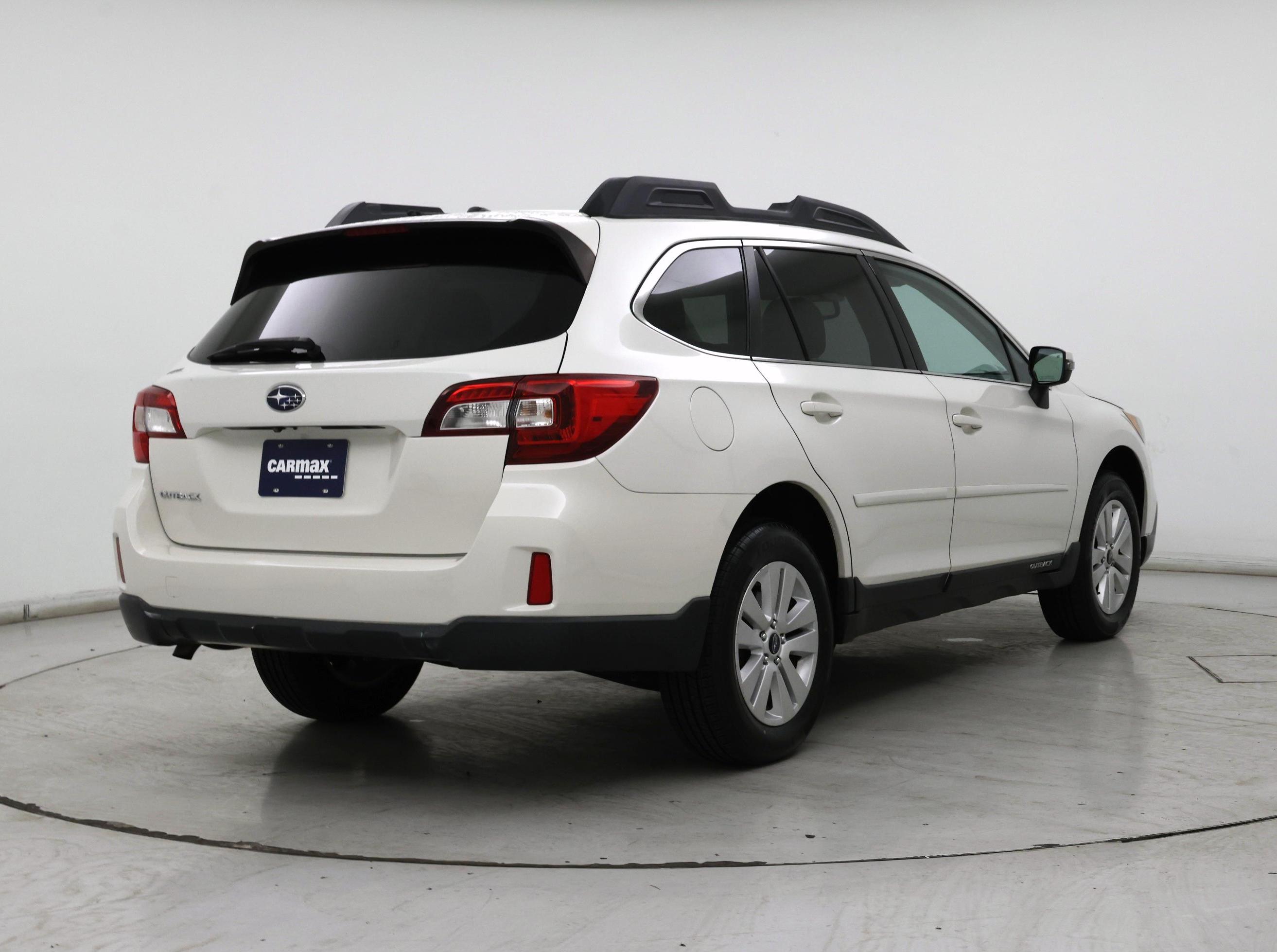 Thumbnail: 2015 Subaru Outback - 8