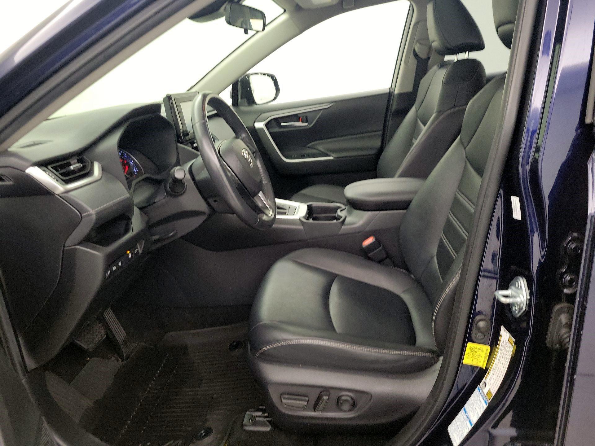 Thumbnail: 2021 Toyota RAV4 - 11