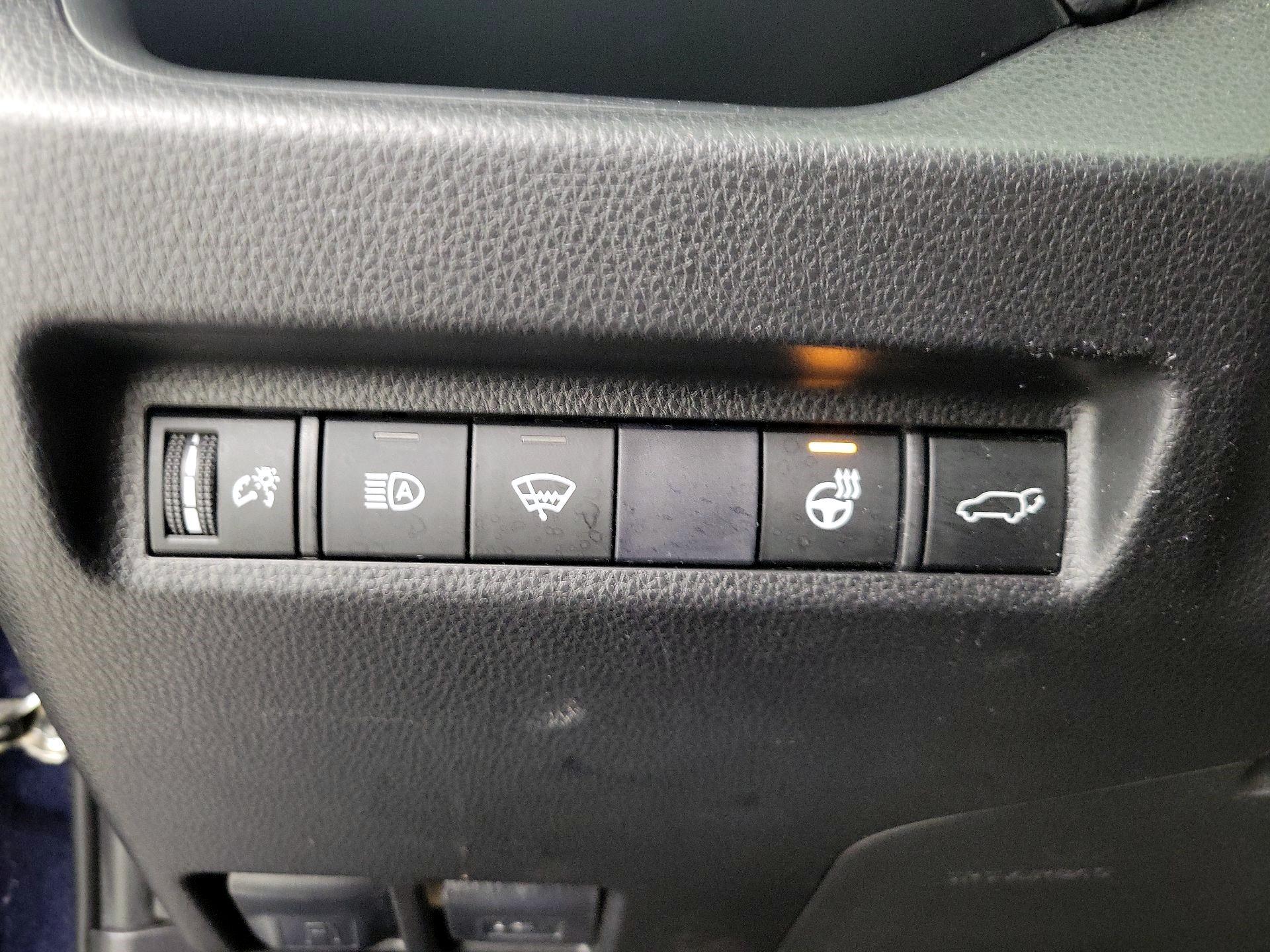 Thumbnail: 2021 Toyota RAV4 - 13