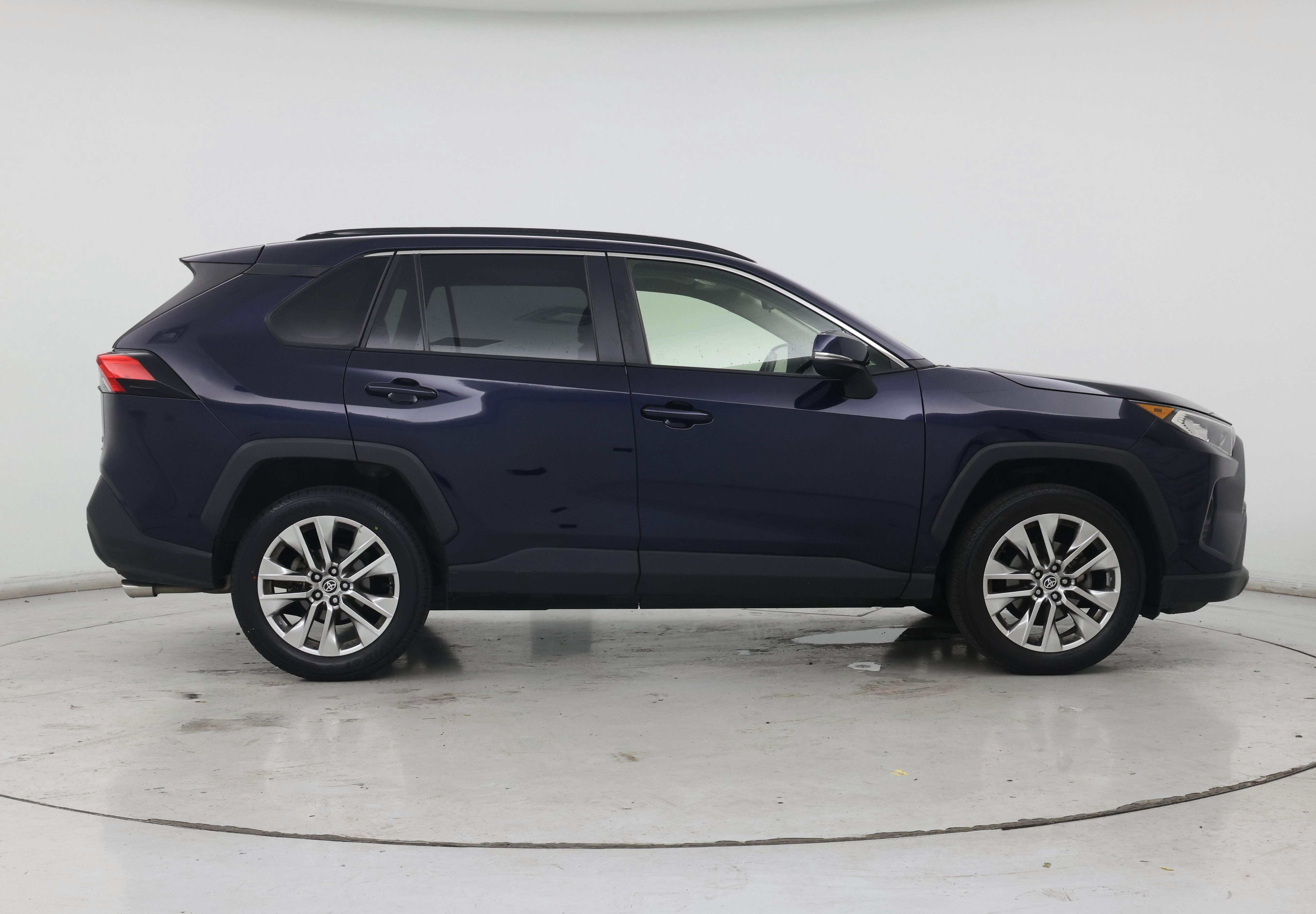 Thumbnail: 2021 Toyota RAV4 - 7