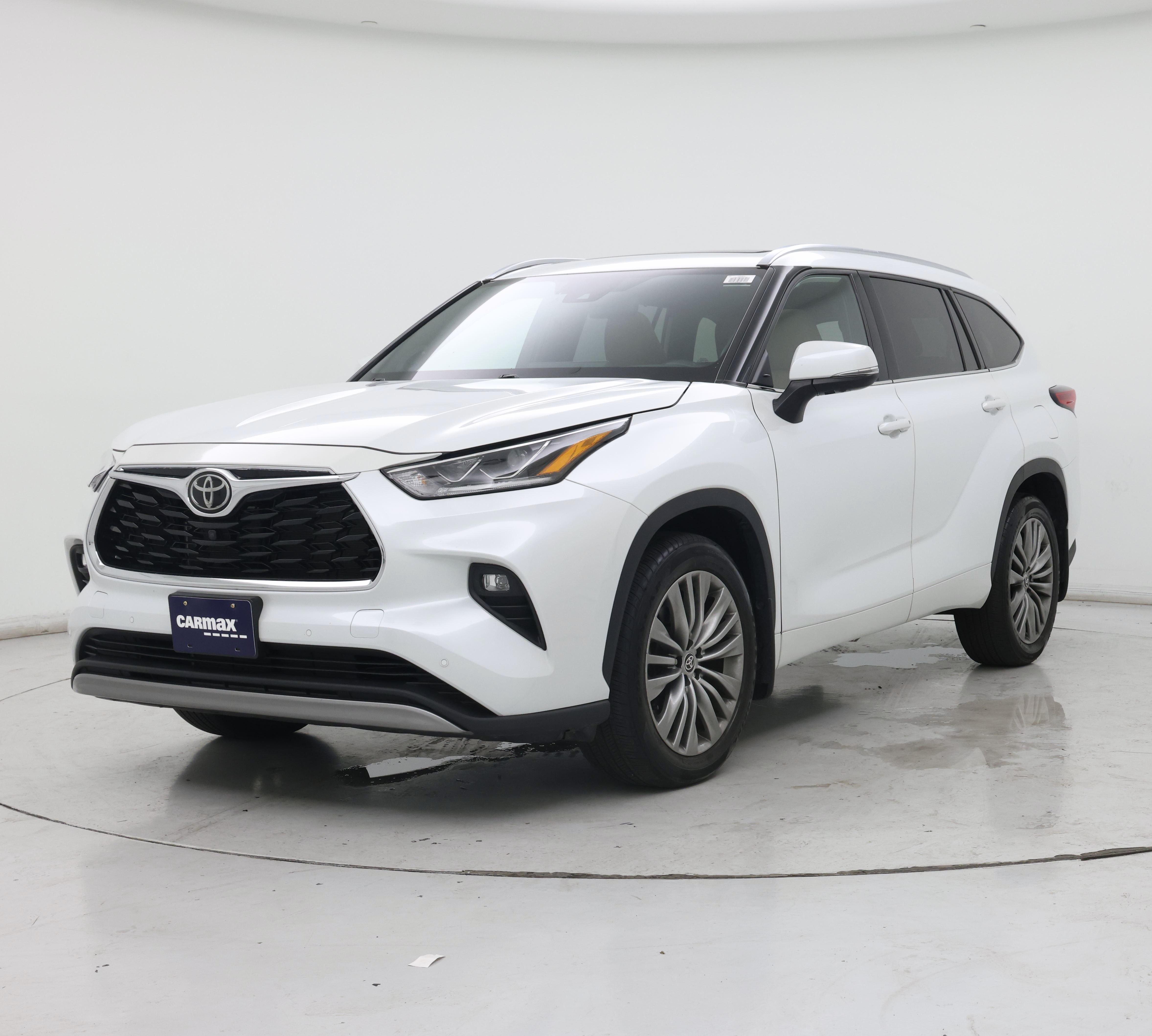 Thumbnail: 2022 Toyota Highlander - 4