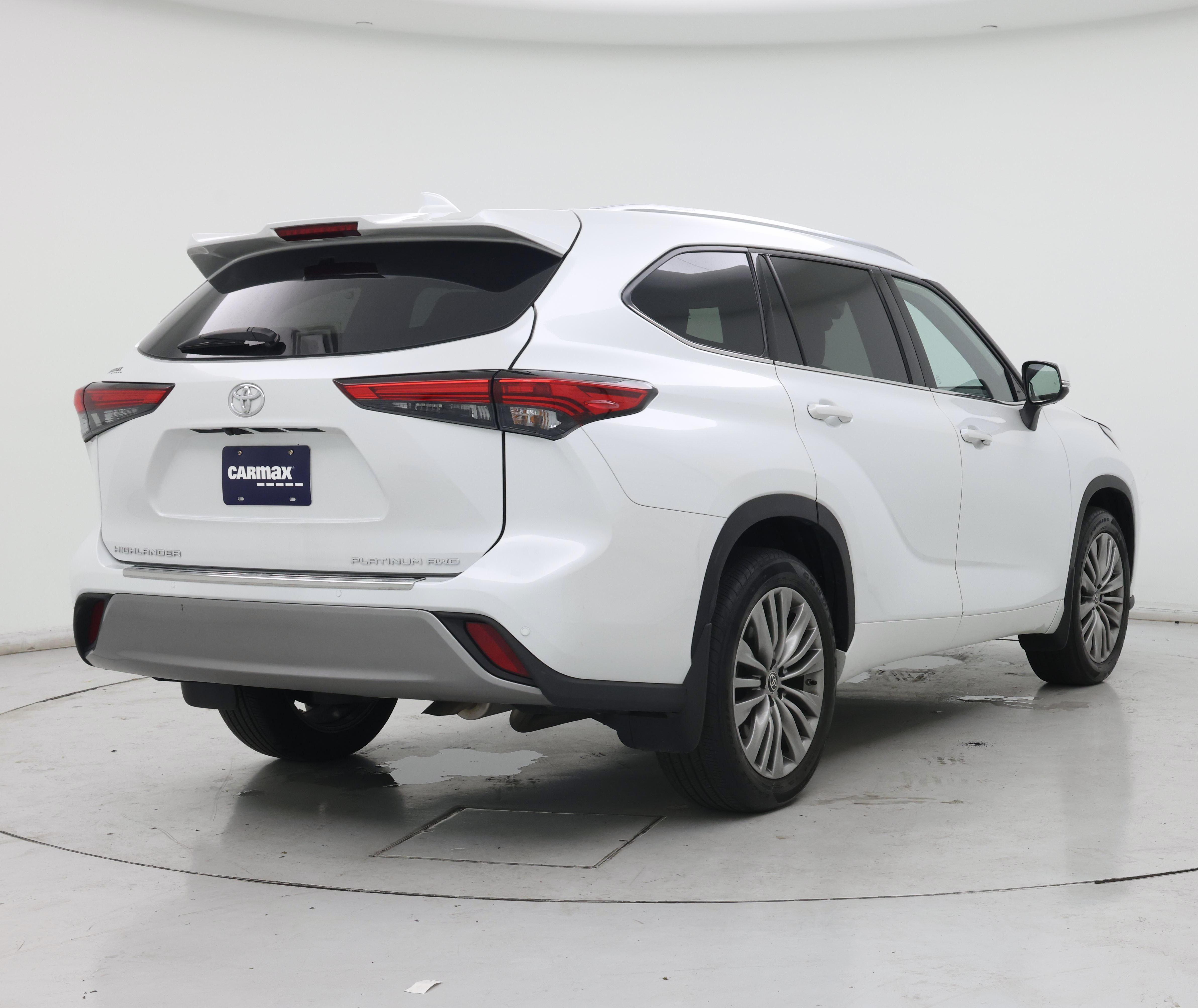 Thumbnail: 2022 Toyota Highlander - 8