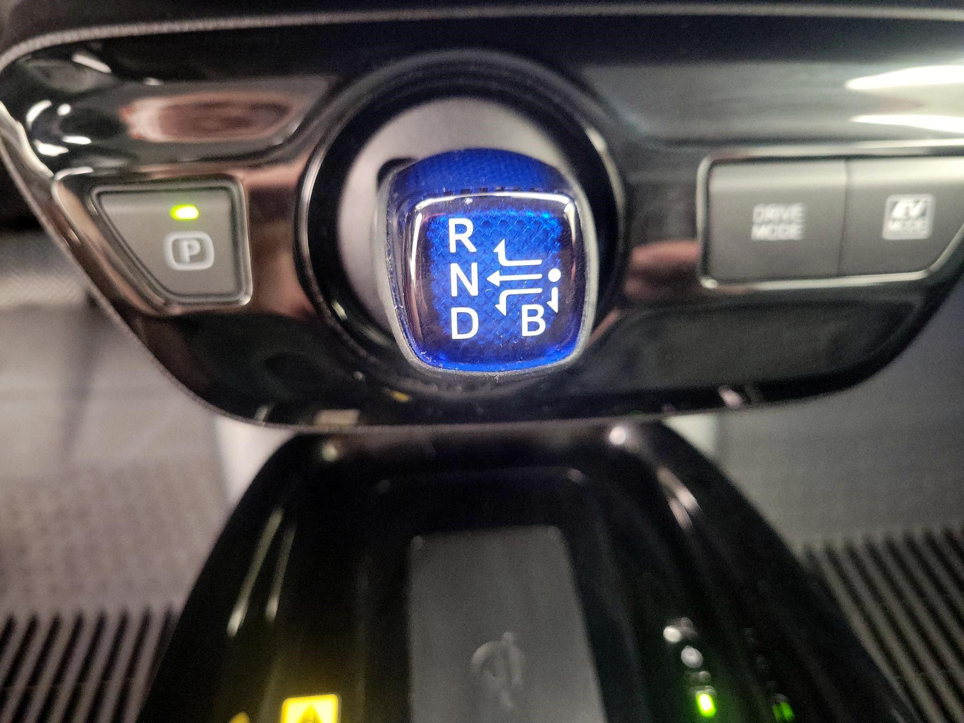 Thumbnail: 2022 Toyota Prius - 17