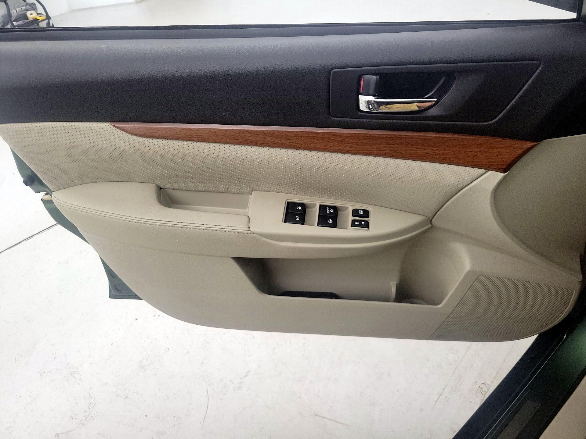 Thumbnail: 2013 Subaru Outback - 12