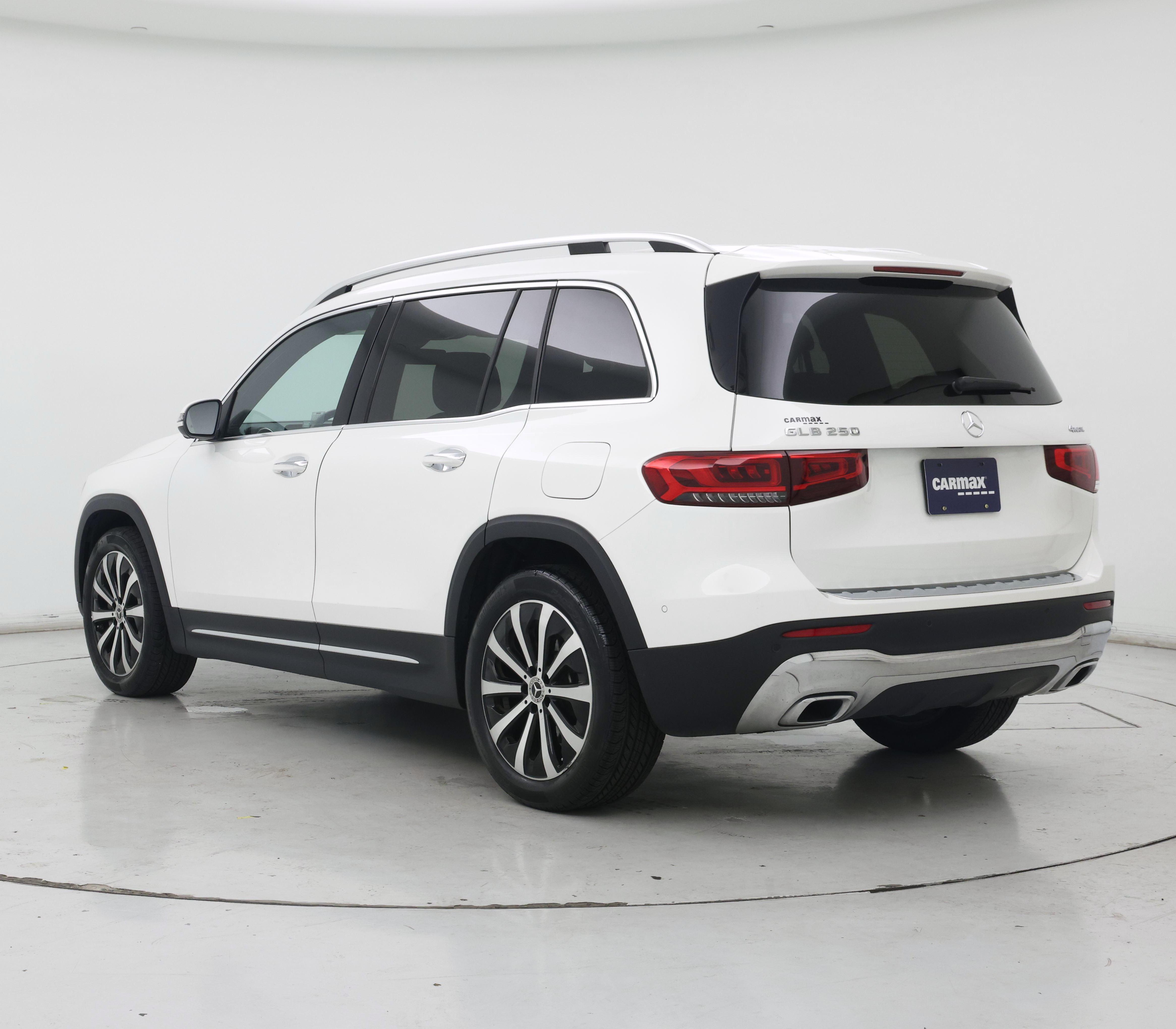 Thumbnail: 2022 Mercedes-Benz GLB - 2
