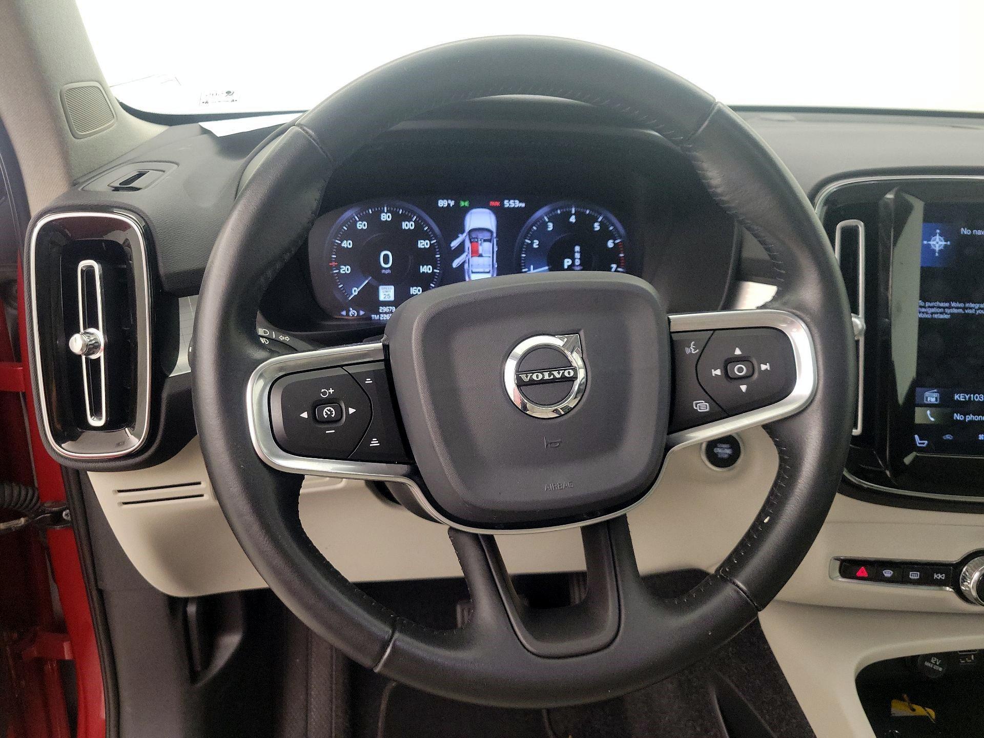 Thumbnail: 2020 Volvo XC40 - 10