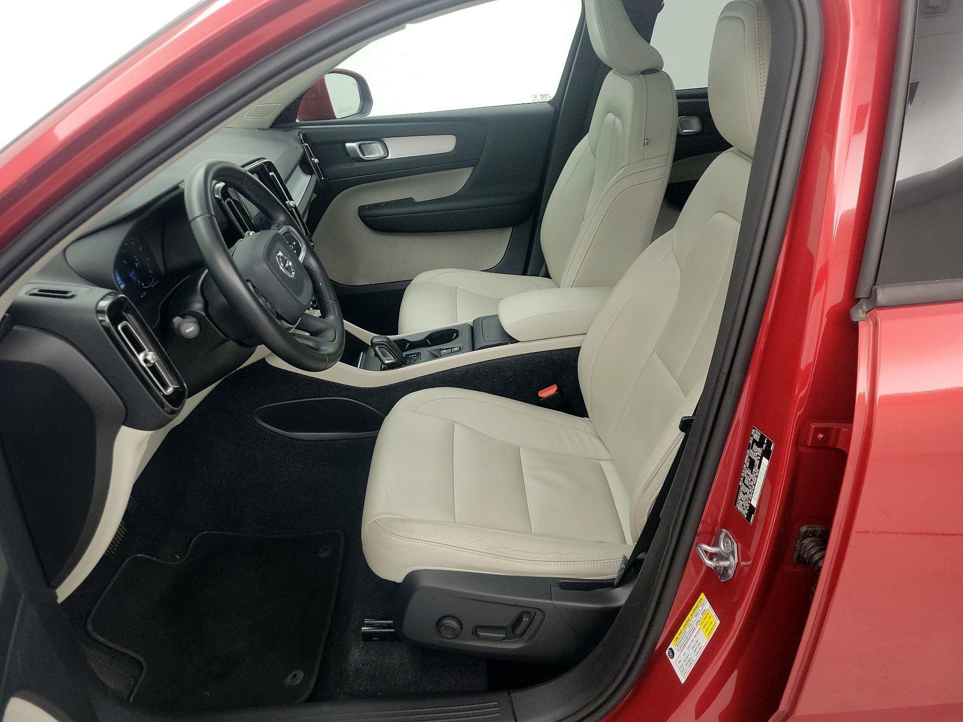 Thumbnail: 2020 Volvo XC40 - 11