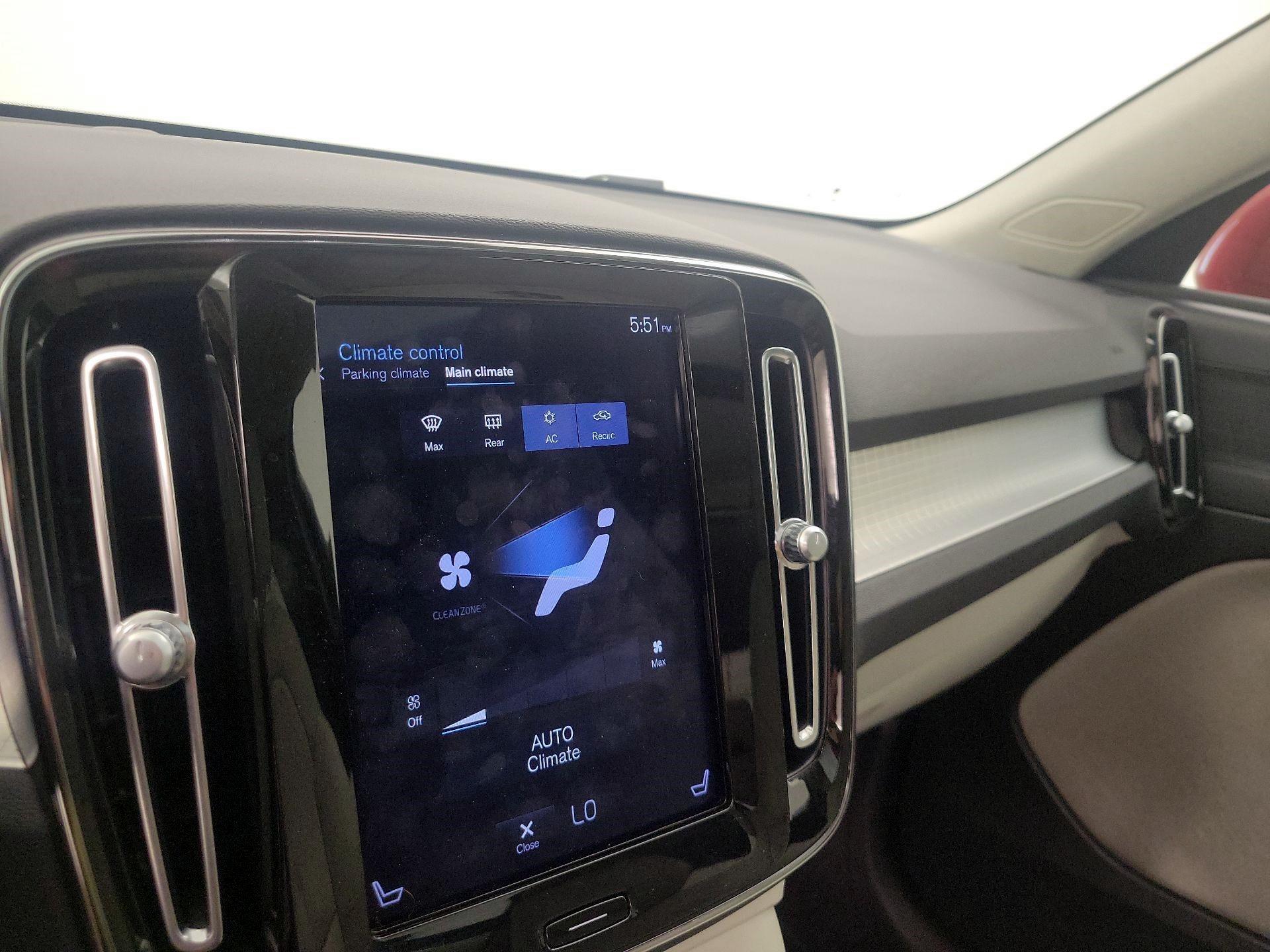 Thumbnail: 2020 Volvo XC40 - 16