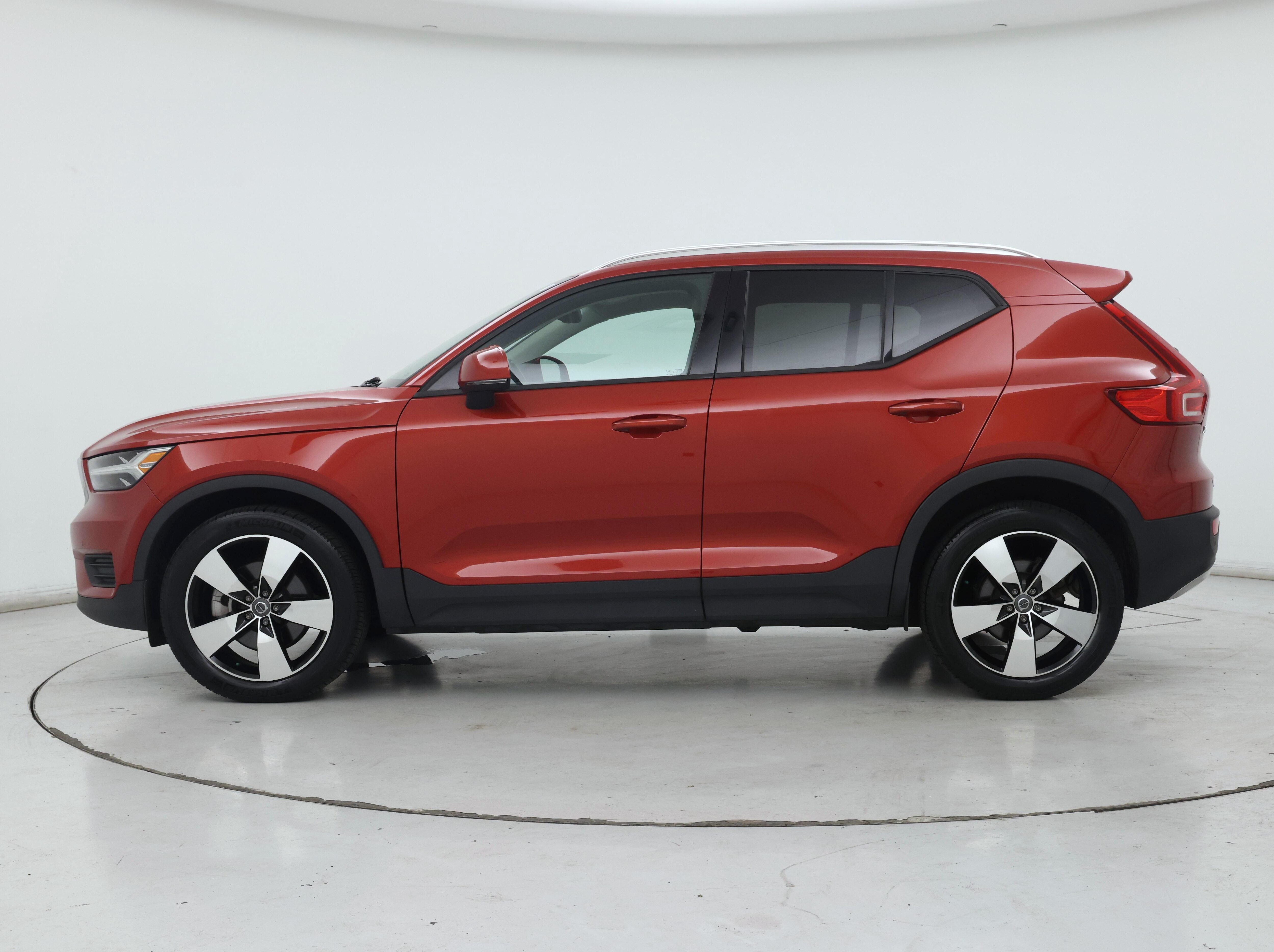 Thumbnail: 2020 Volvo XC40 - 3