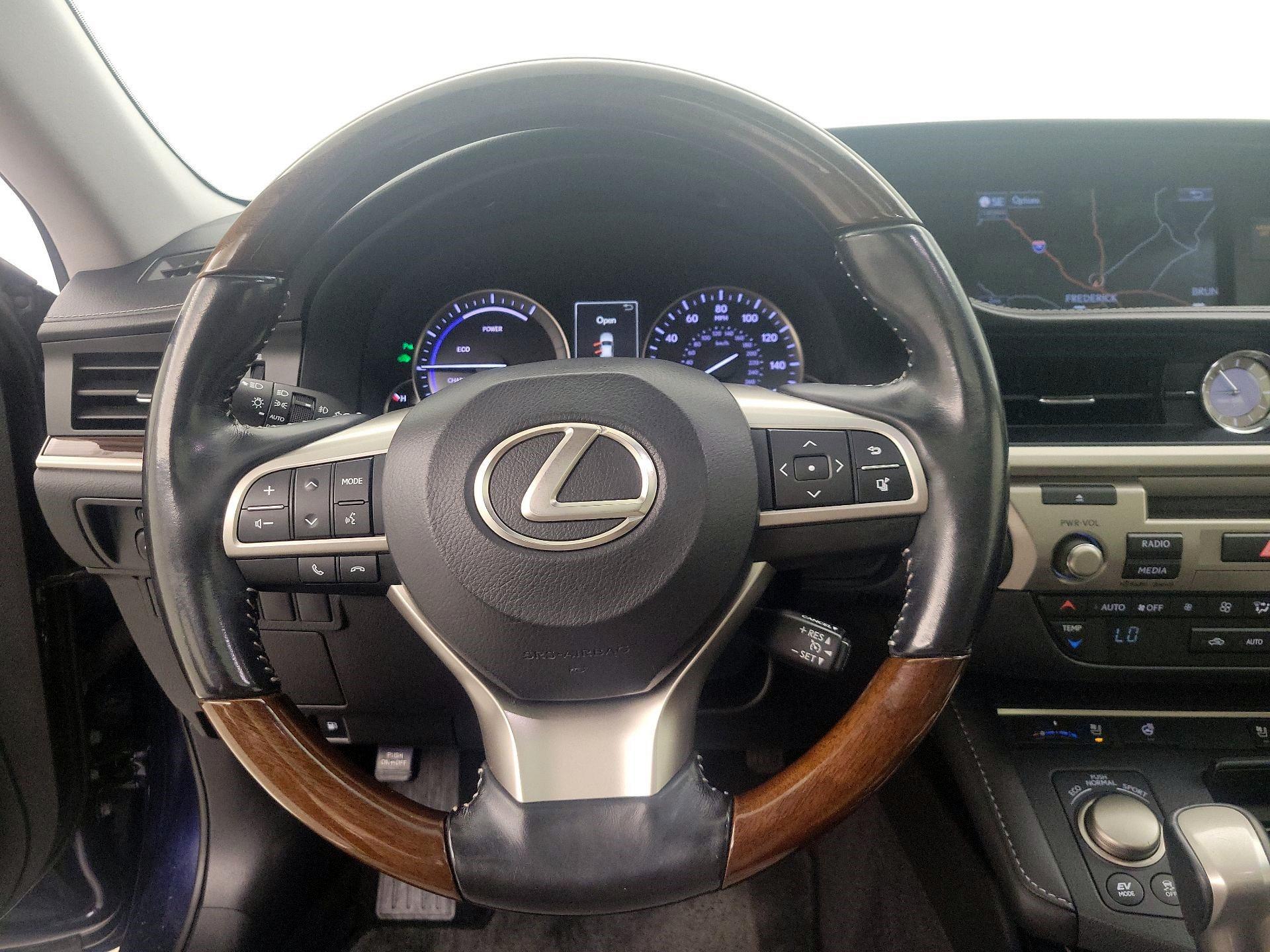 Thumbnail: 2016 Lexus ES - 10