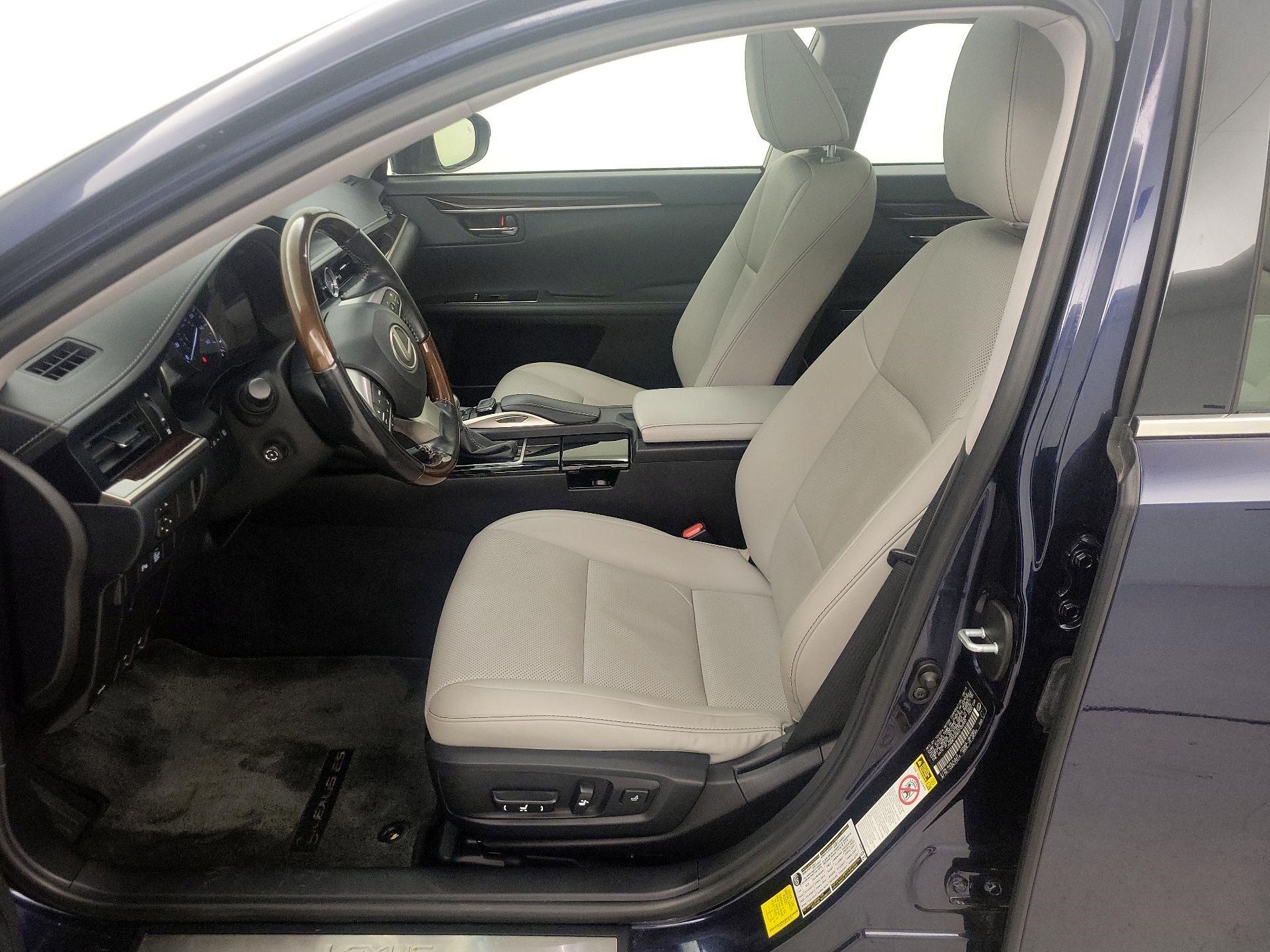 Thumbnail: 2016 Lexus ES - 11