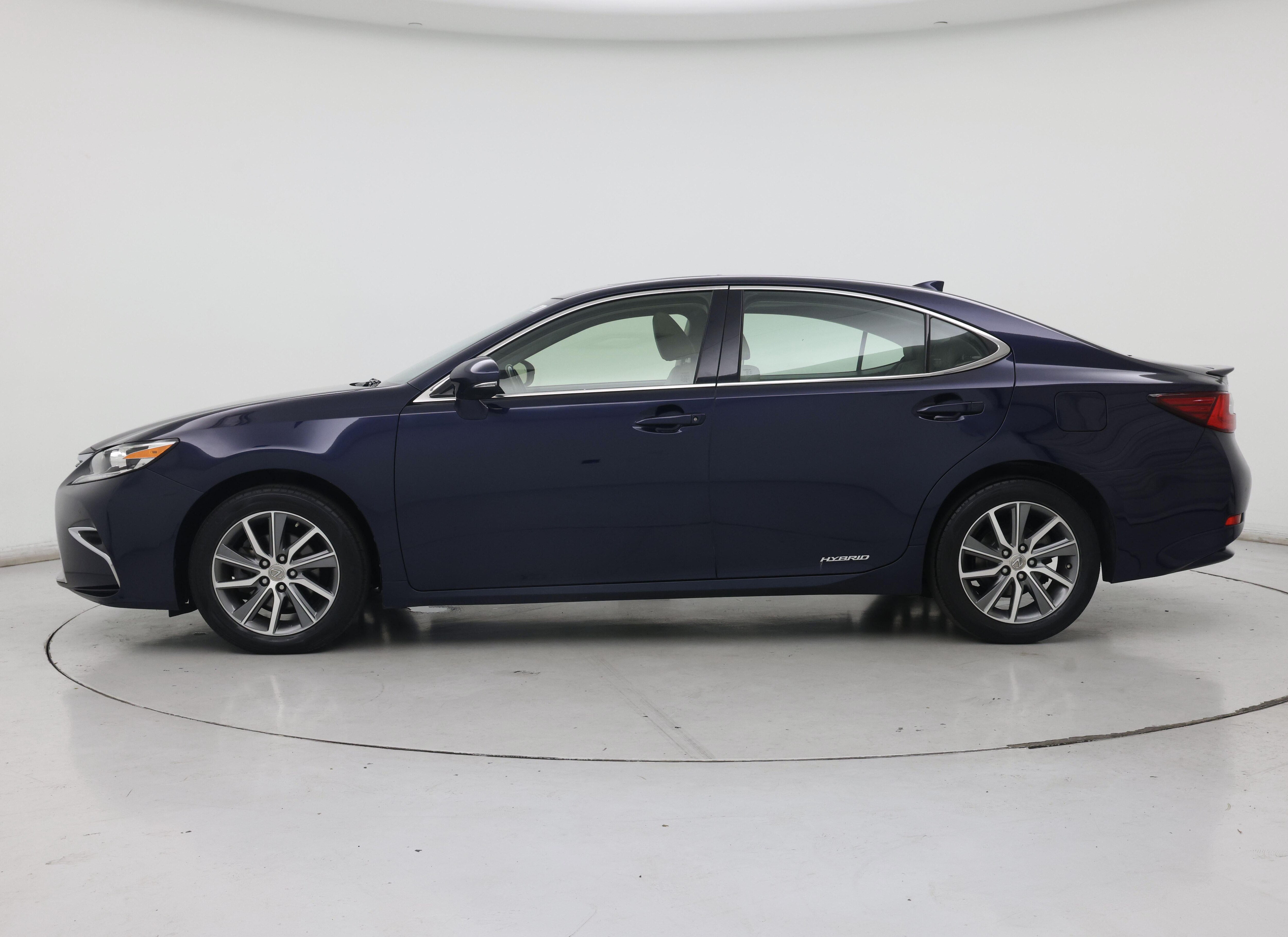 Thumbnail: 2016 Lexus ES - 3