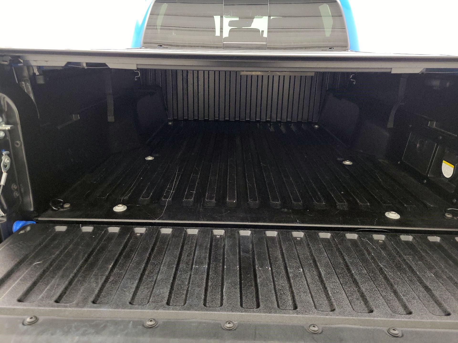 Thumbnail: 2021 Toyota Tacoma - 20