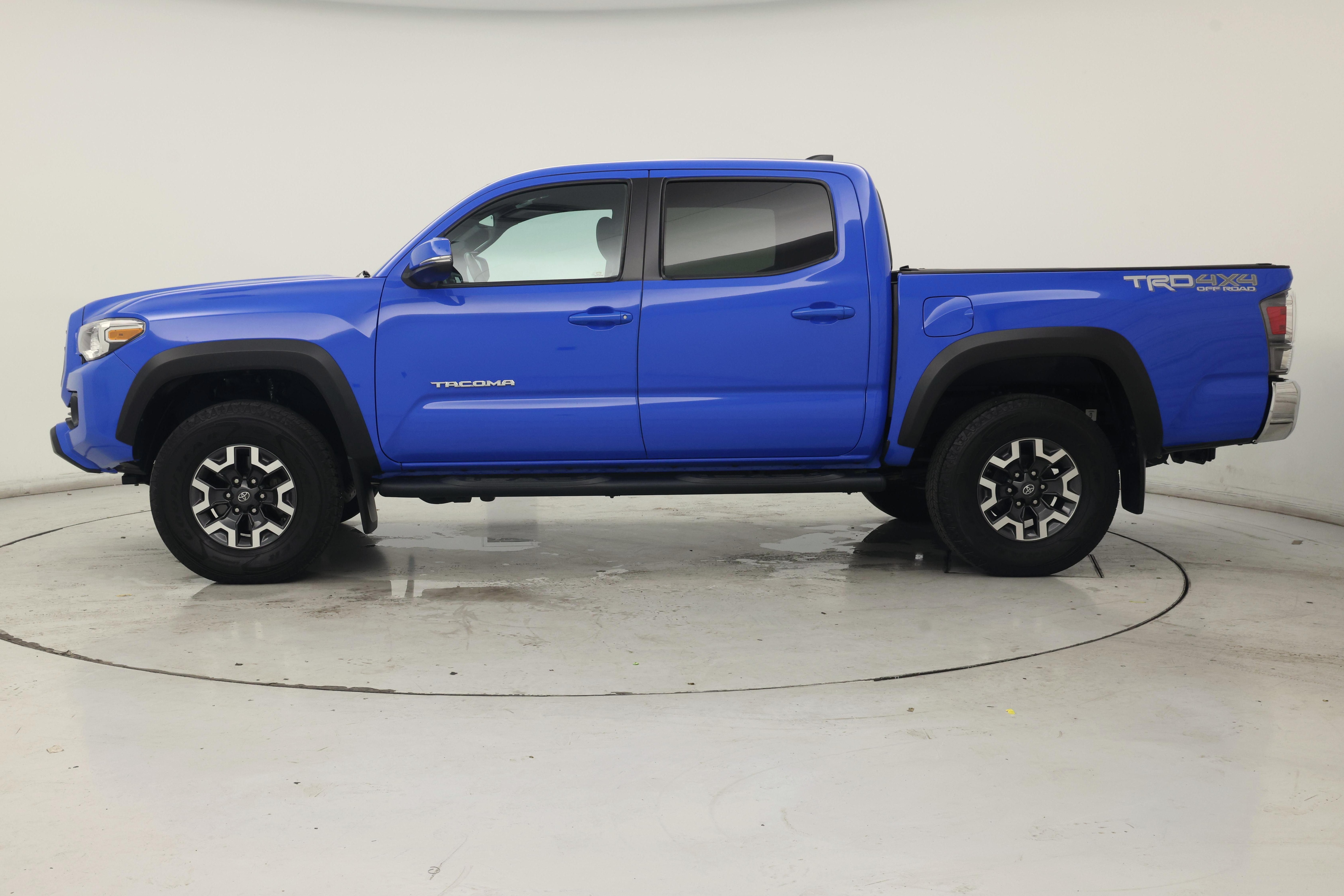 Thumbnail: 2021 Toyota Tacoma - 3