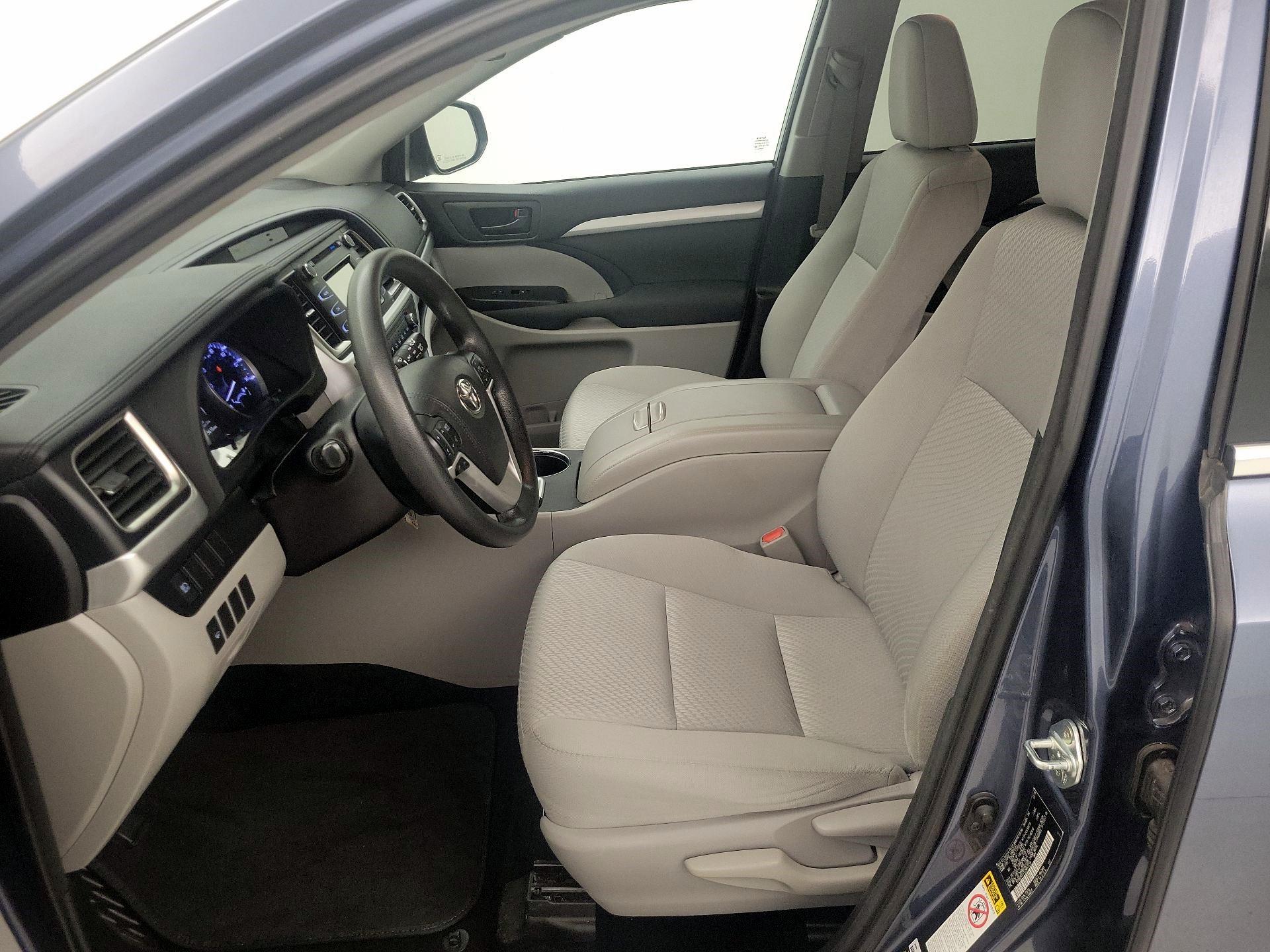Thumbnail: 2018 Toyota Highlander - 11