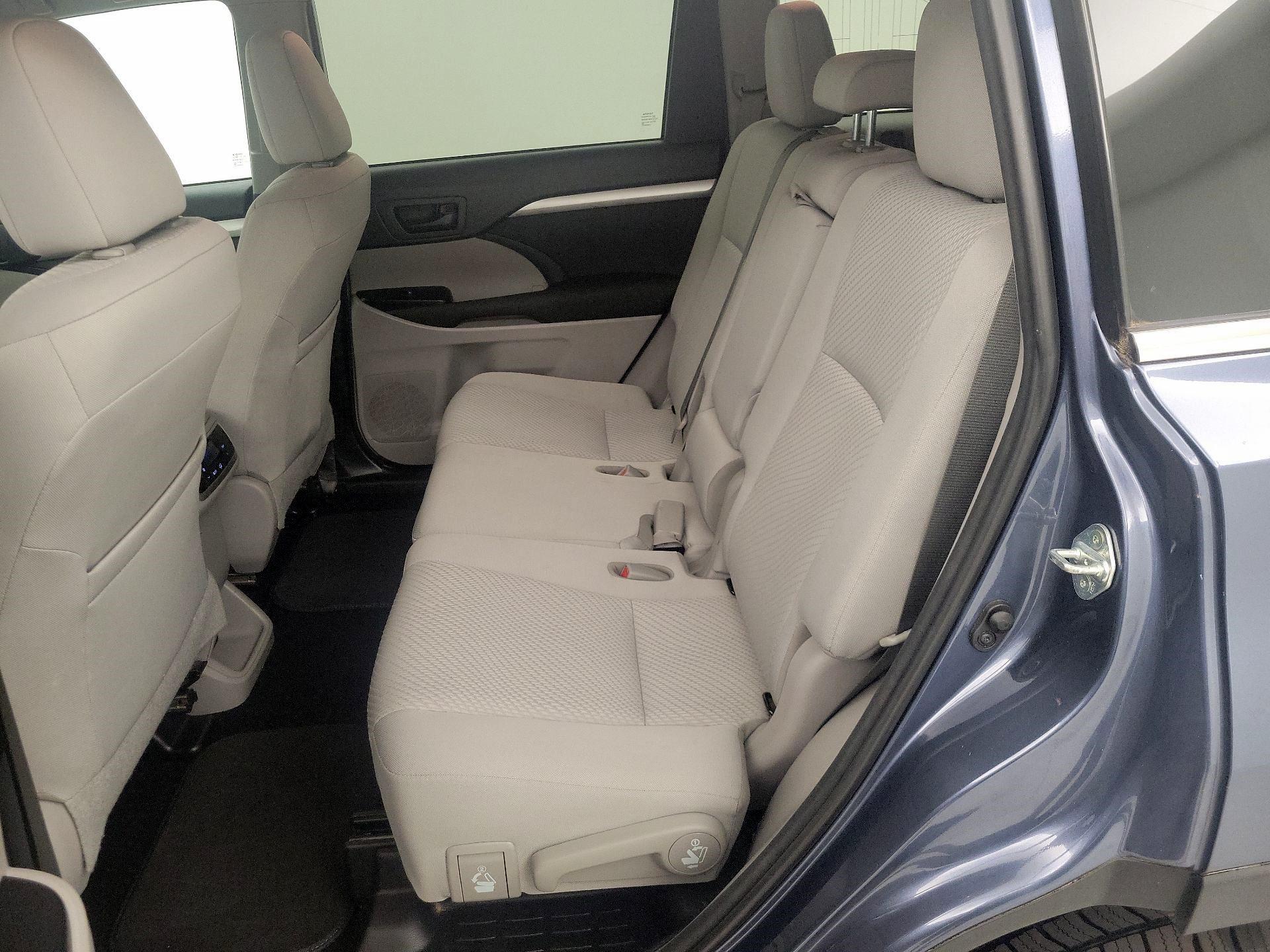 Thumbnail: 2018 Toyota Highlander - 19