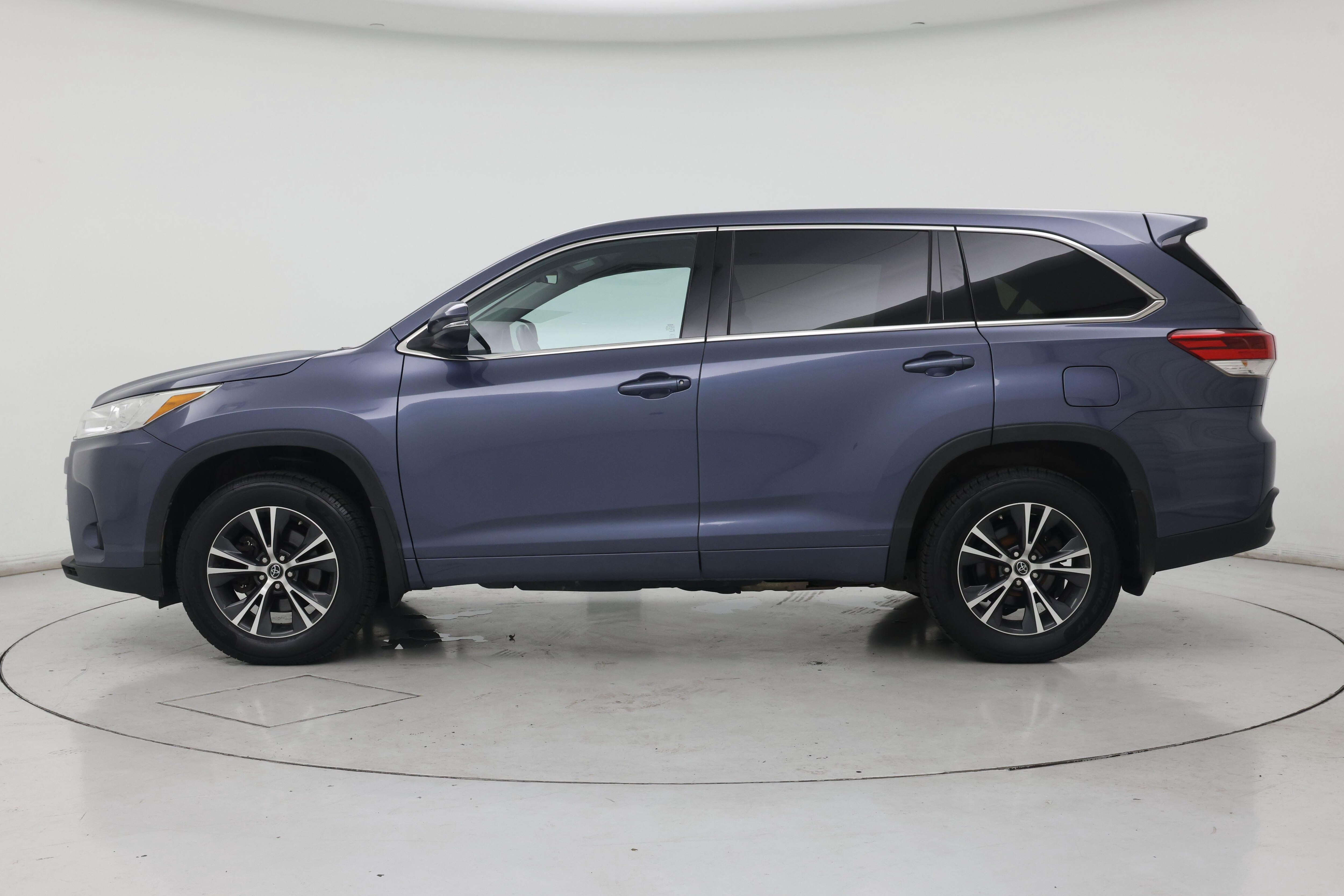 Thumbnail: 2018 Toyota Highlander - 3