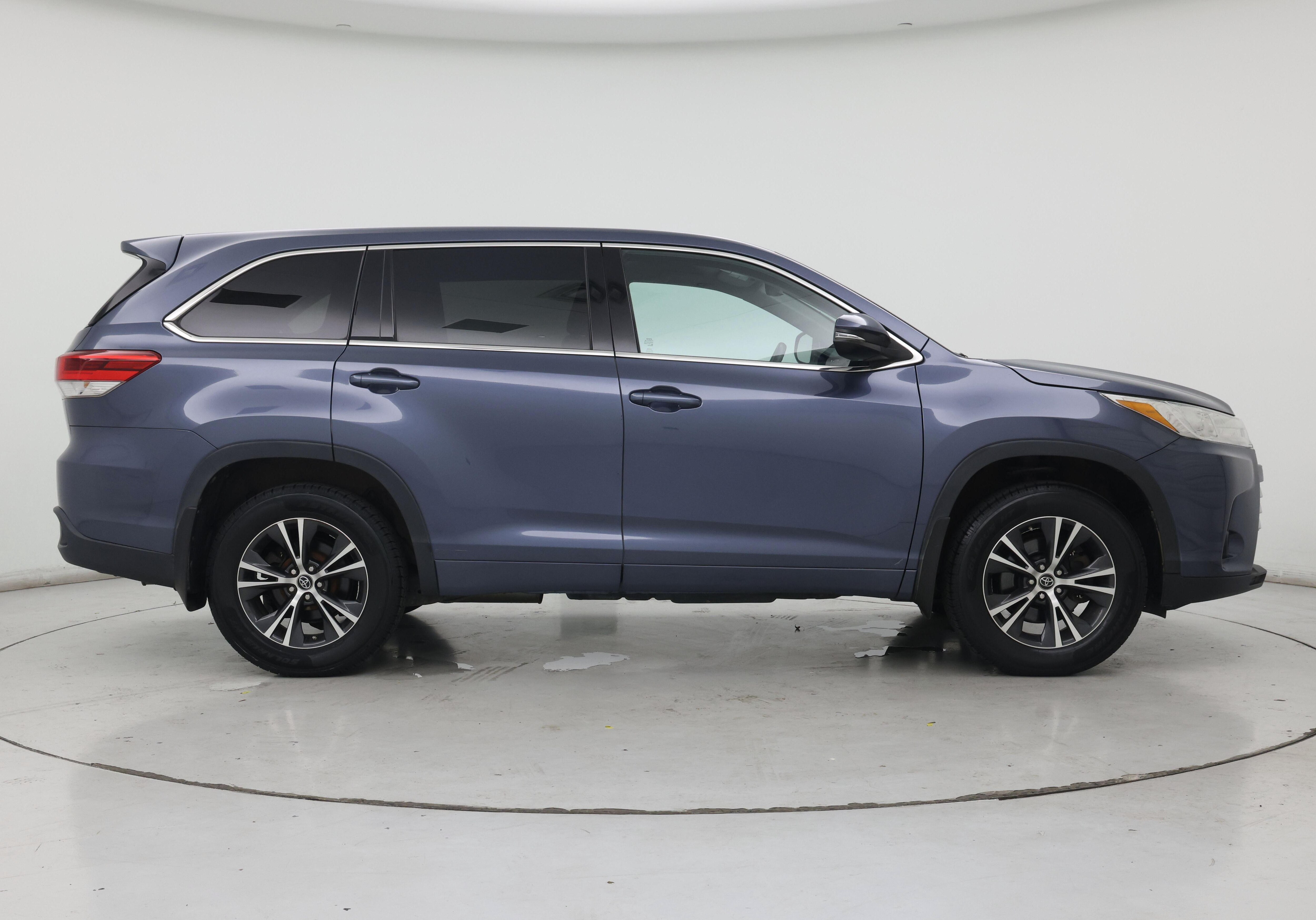 Thumbnail: 2018 Toyota Highlander - 7