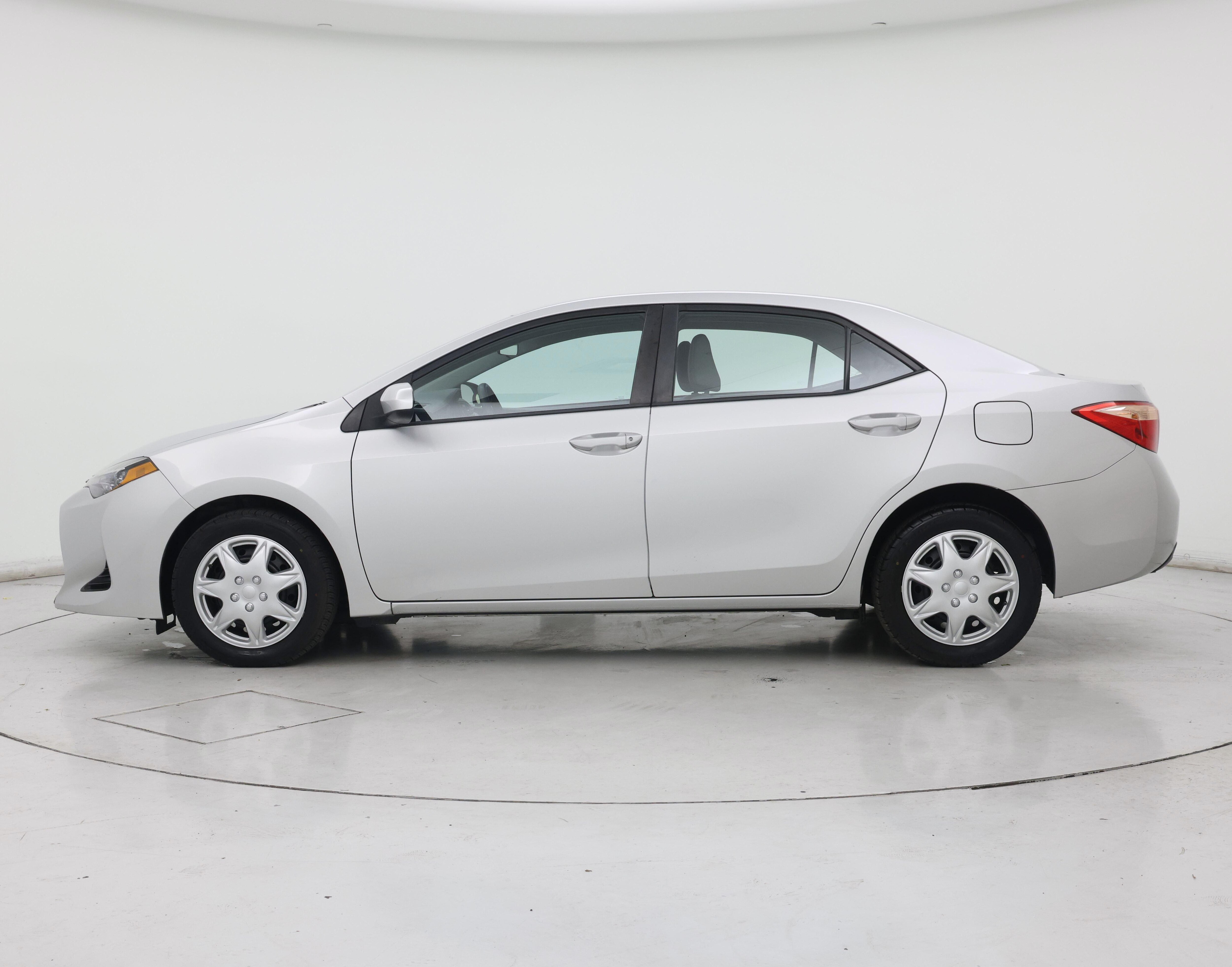 Thumbnail: 2018 Toyota Corolla - 3