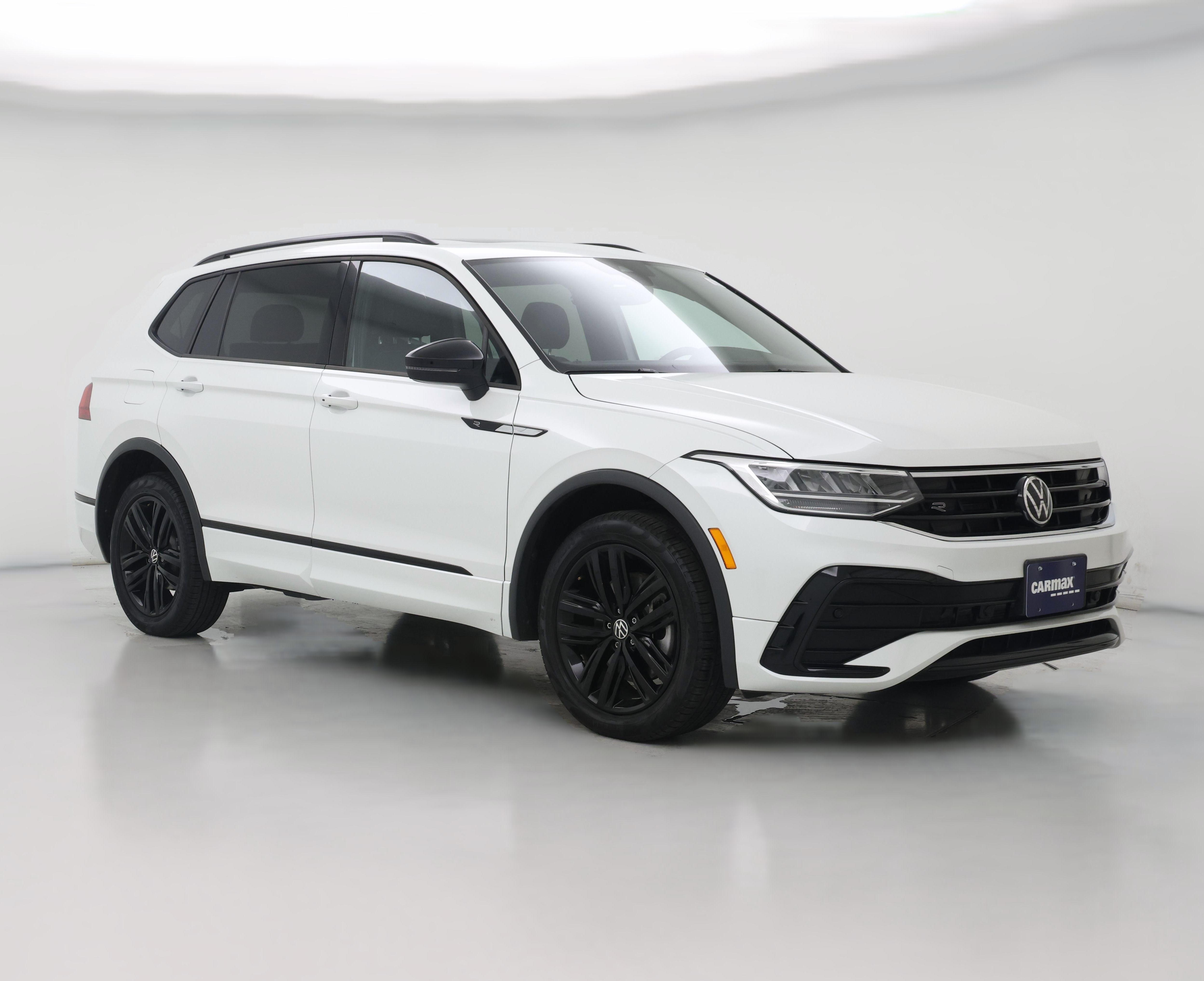 Thumbnail: 2022 Volkswagen Tiguan - 1