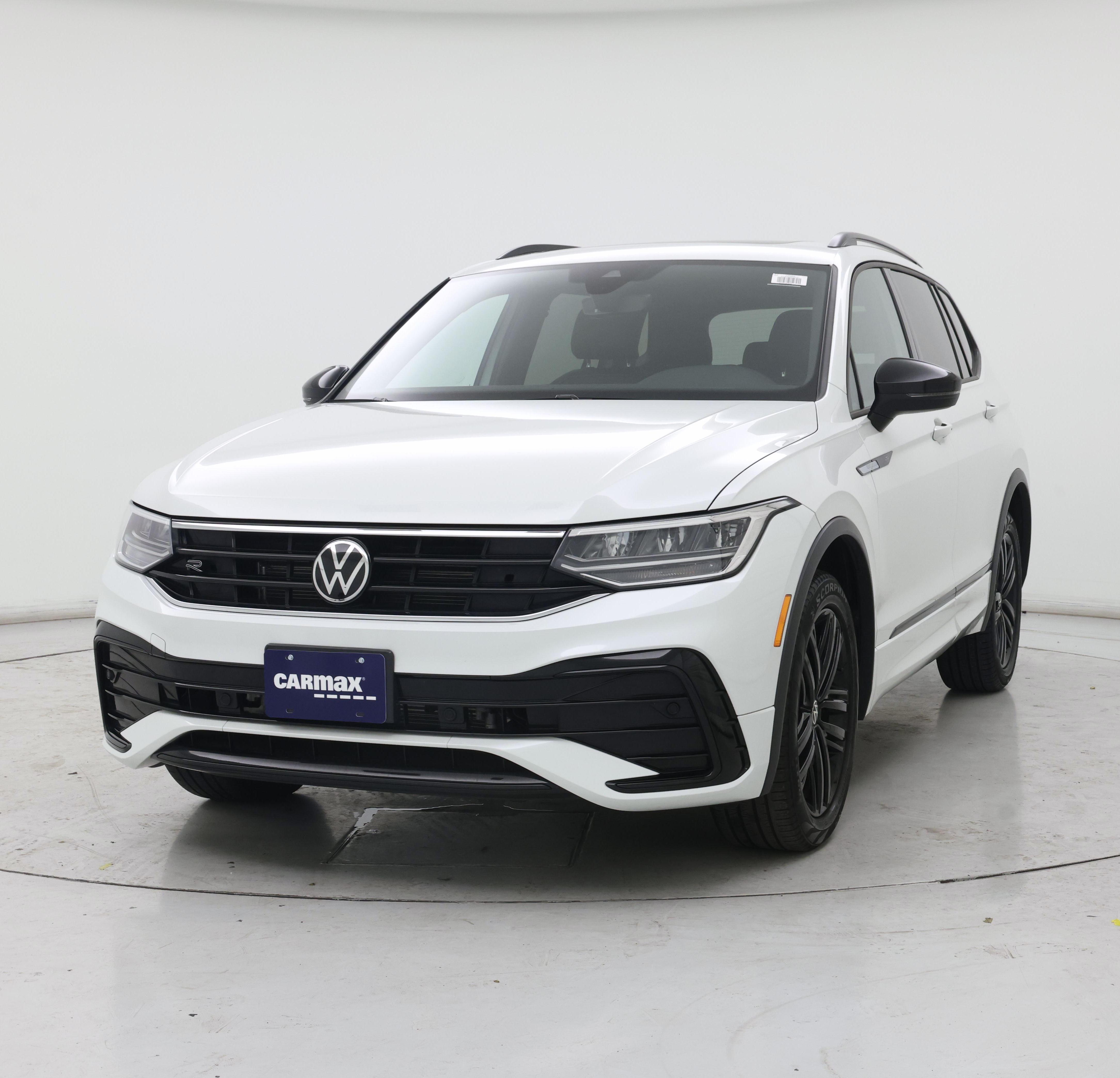 Thumbnail: 2022 Volkswagen Tiguan - 4